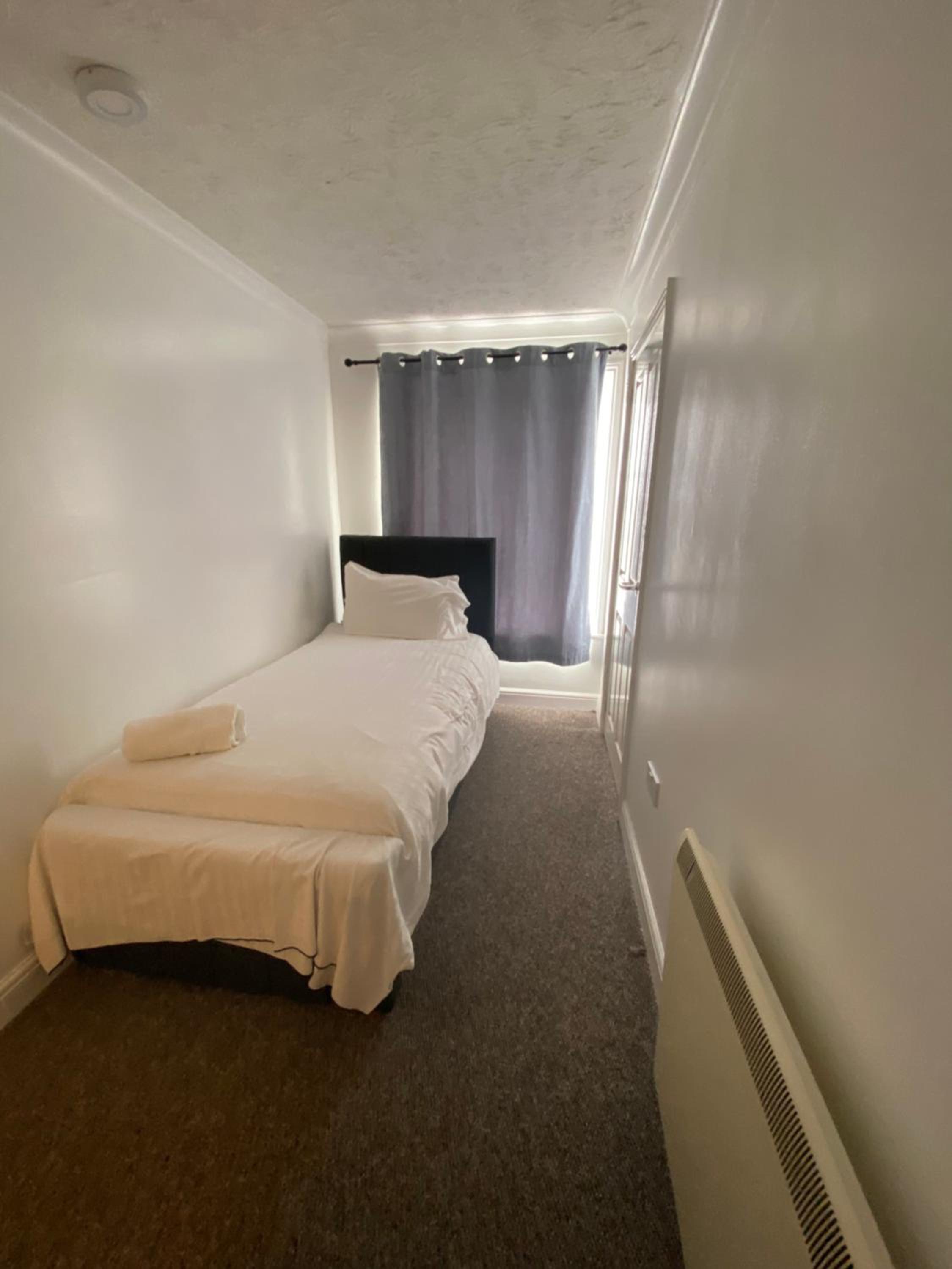 One-Bedroom Apartment - Photo 6