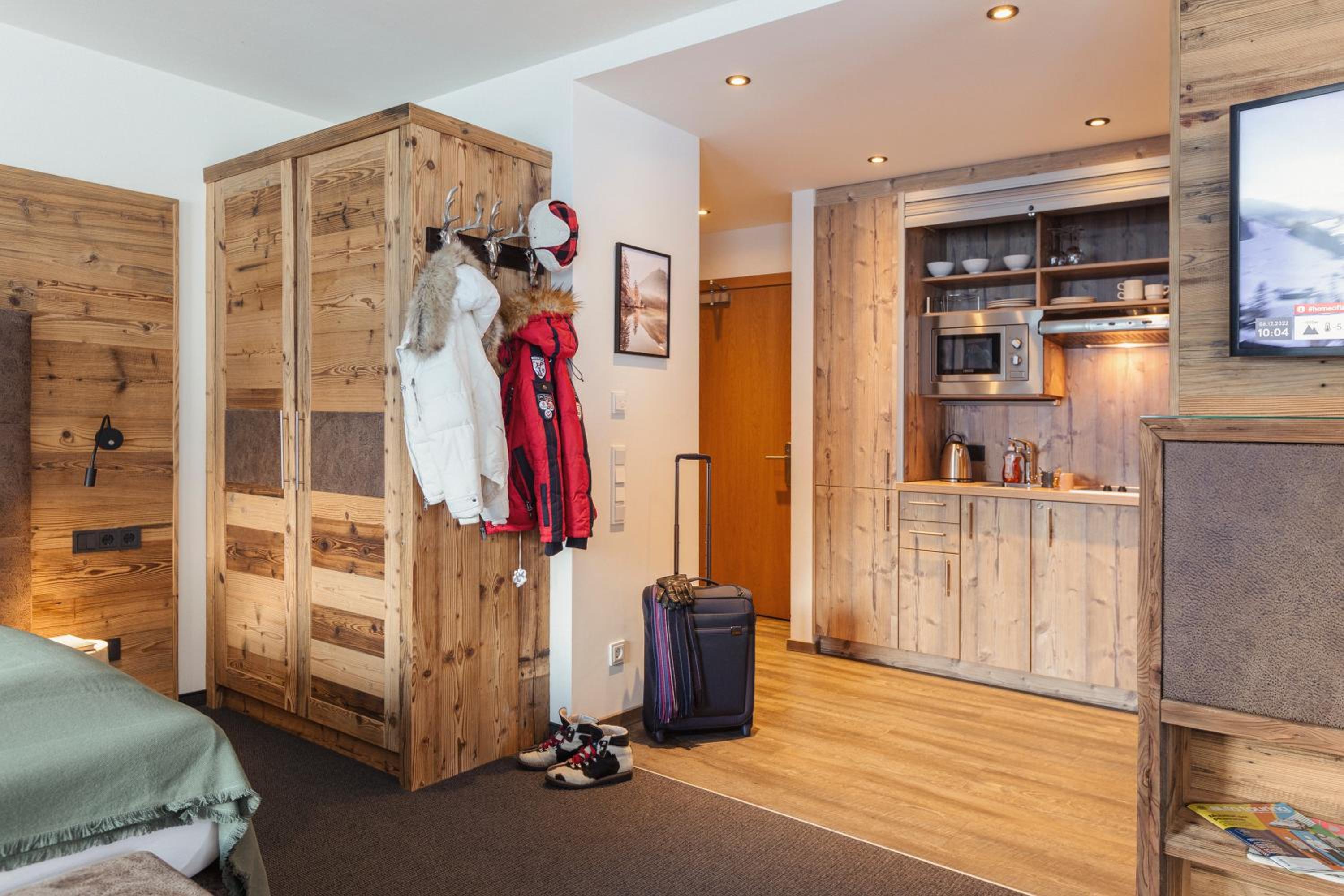 Deluxe Room with Kitchenette