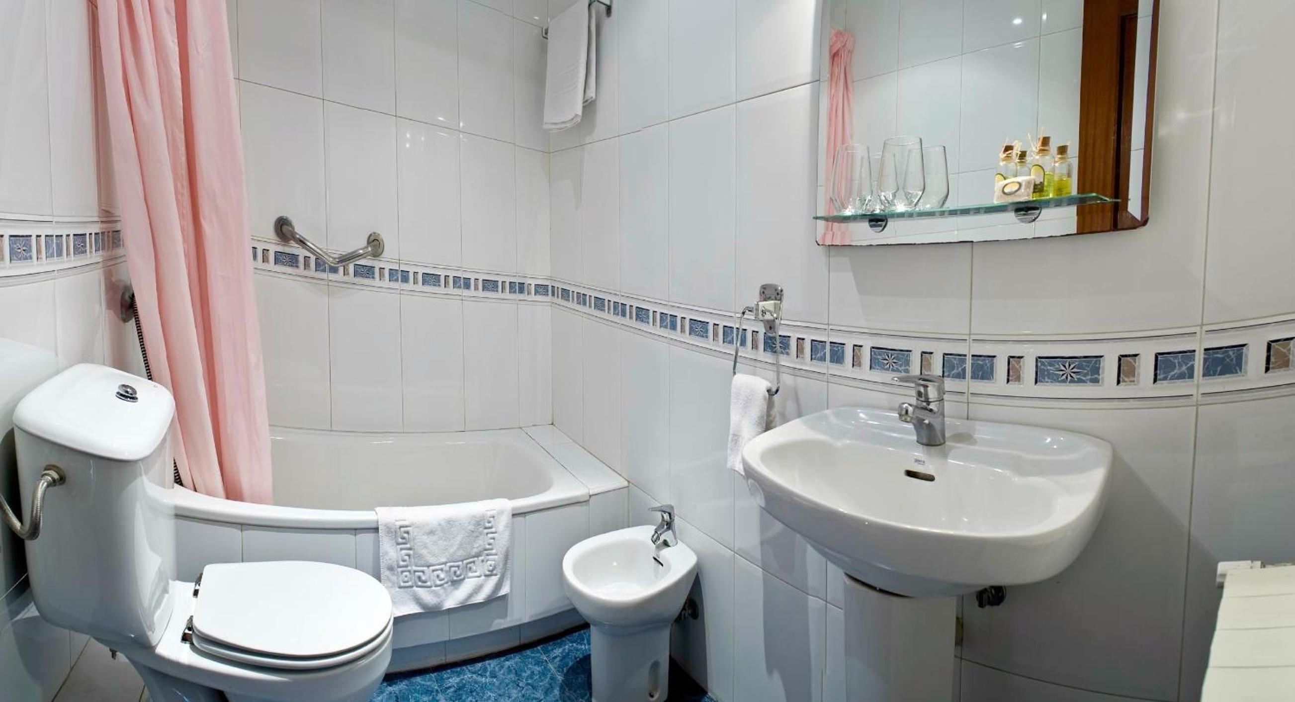 Double or Twin Room with Mountain View photo 3