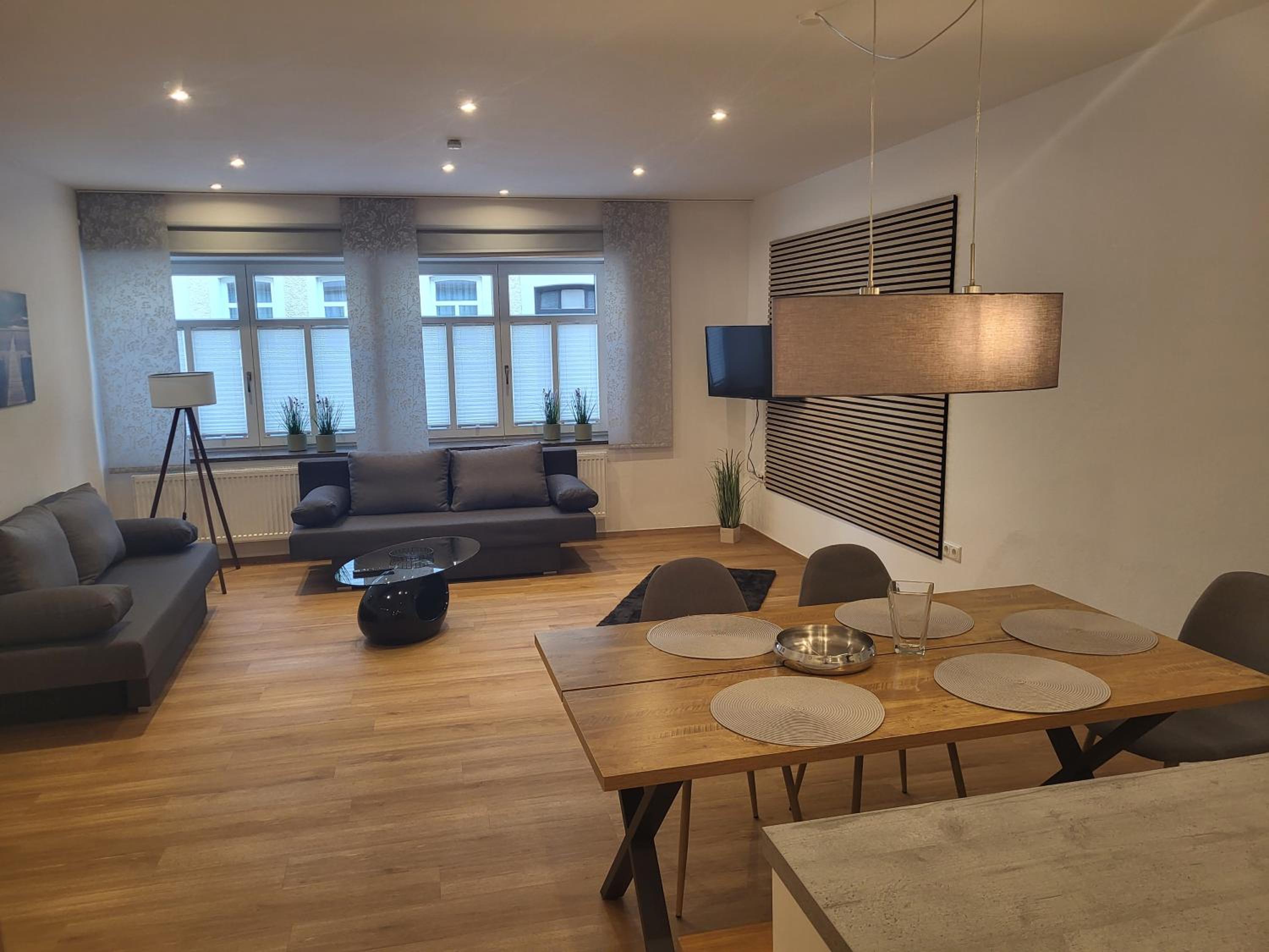 One-Bedroom Apartment photo 1
