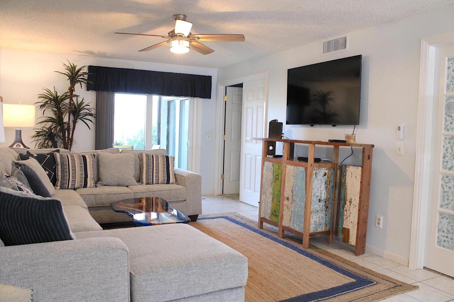 Three-Bedroom Apartment photo 2