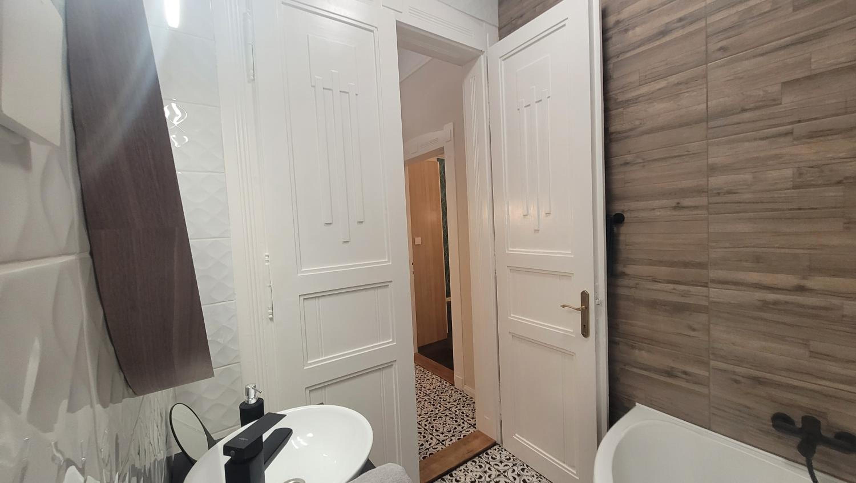 Studio with Spa Bath - Photo 6
