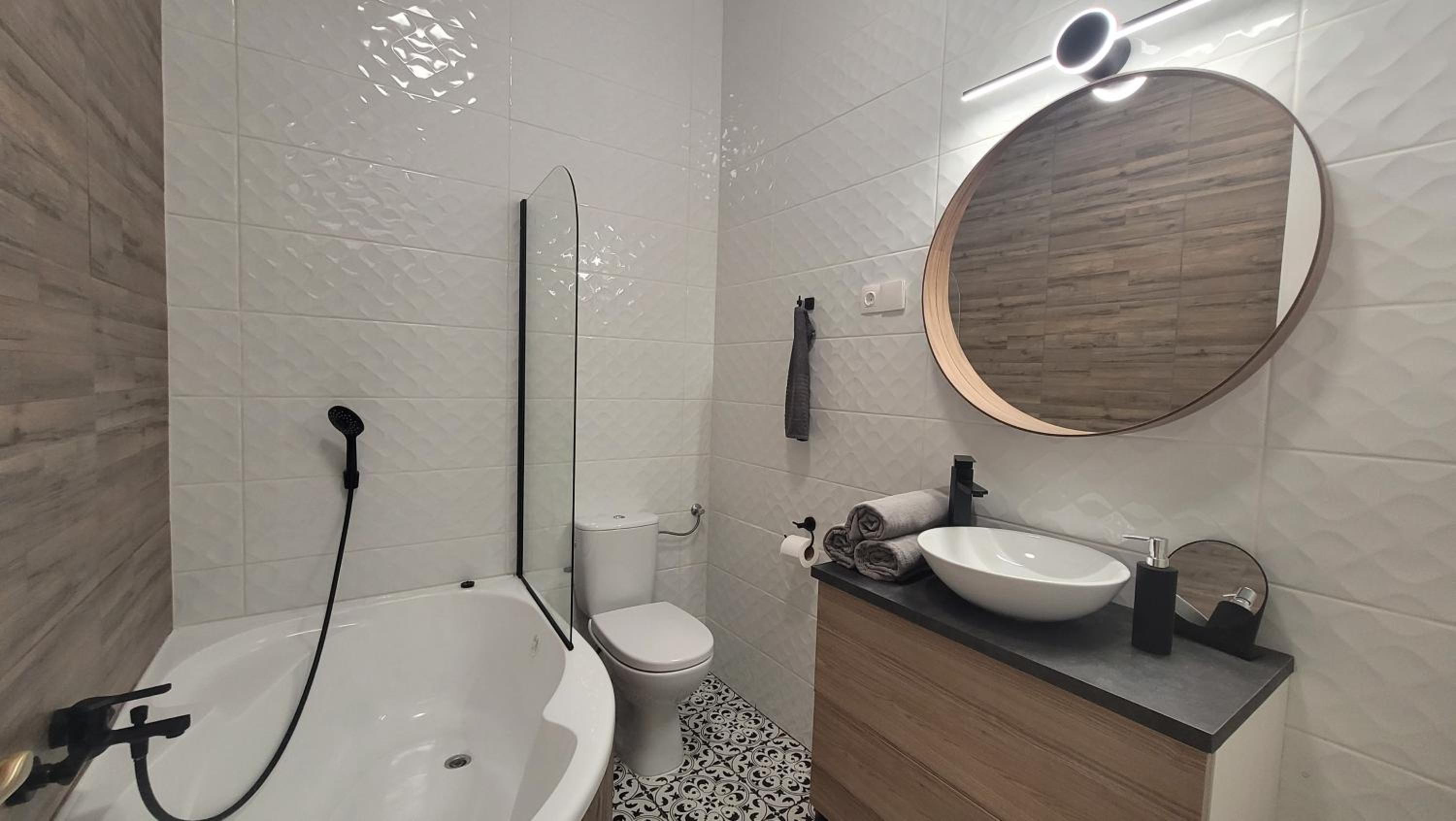 Studio with Spa Bath - Photo 43