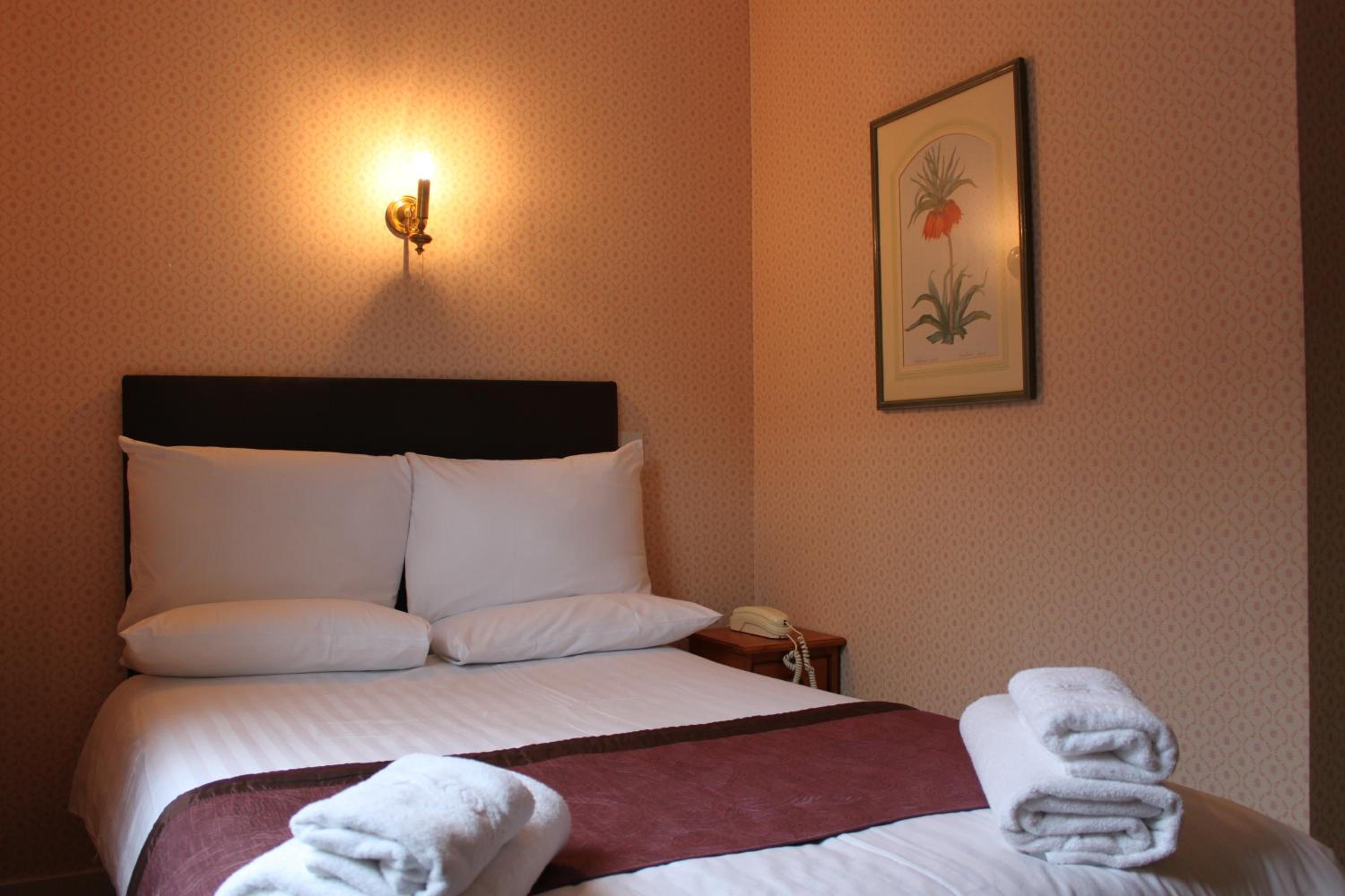Double Room - Photo 9