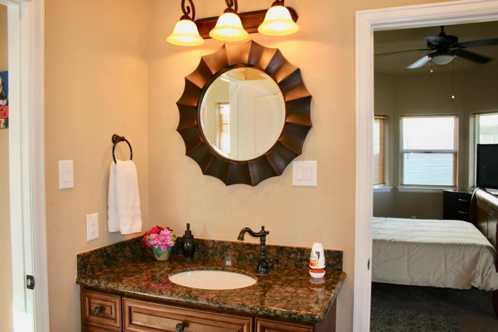 Four-Bedroom House photo 2