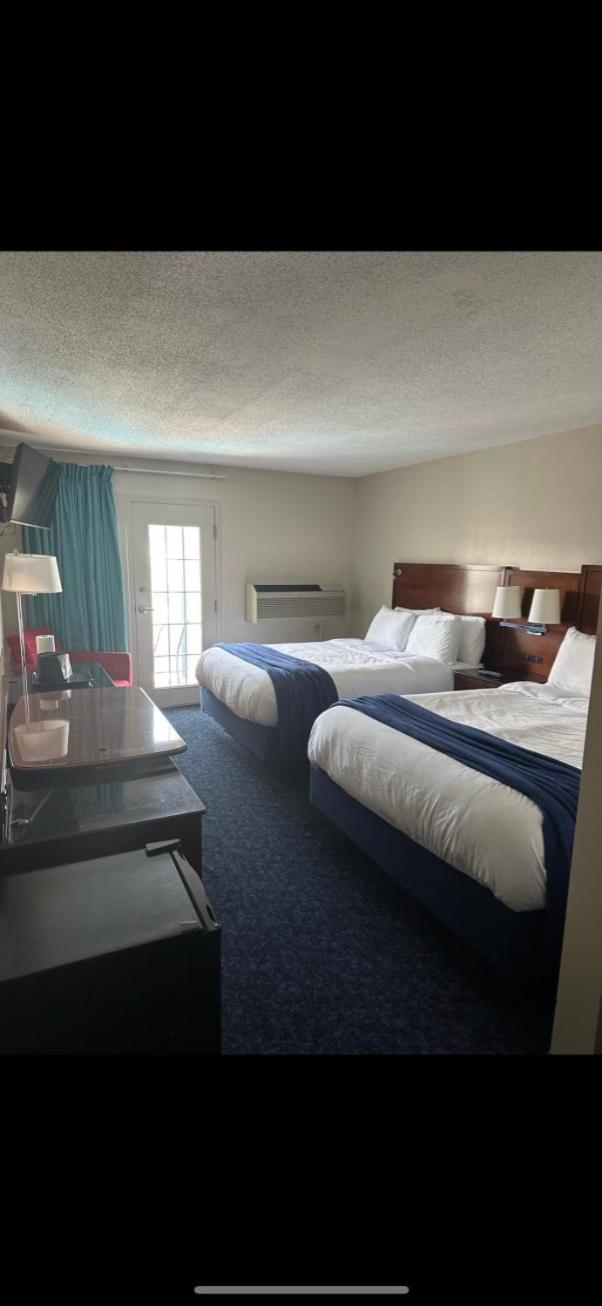 Quadruple Room with Balcony photo 3