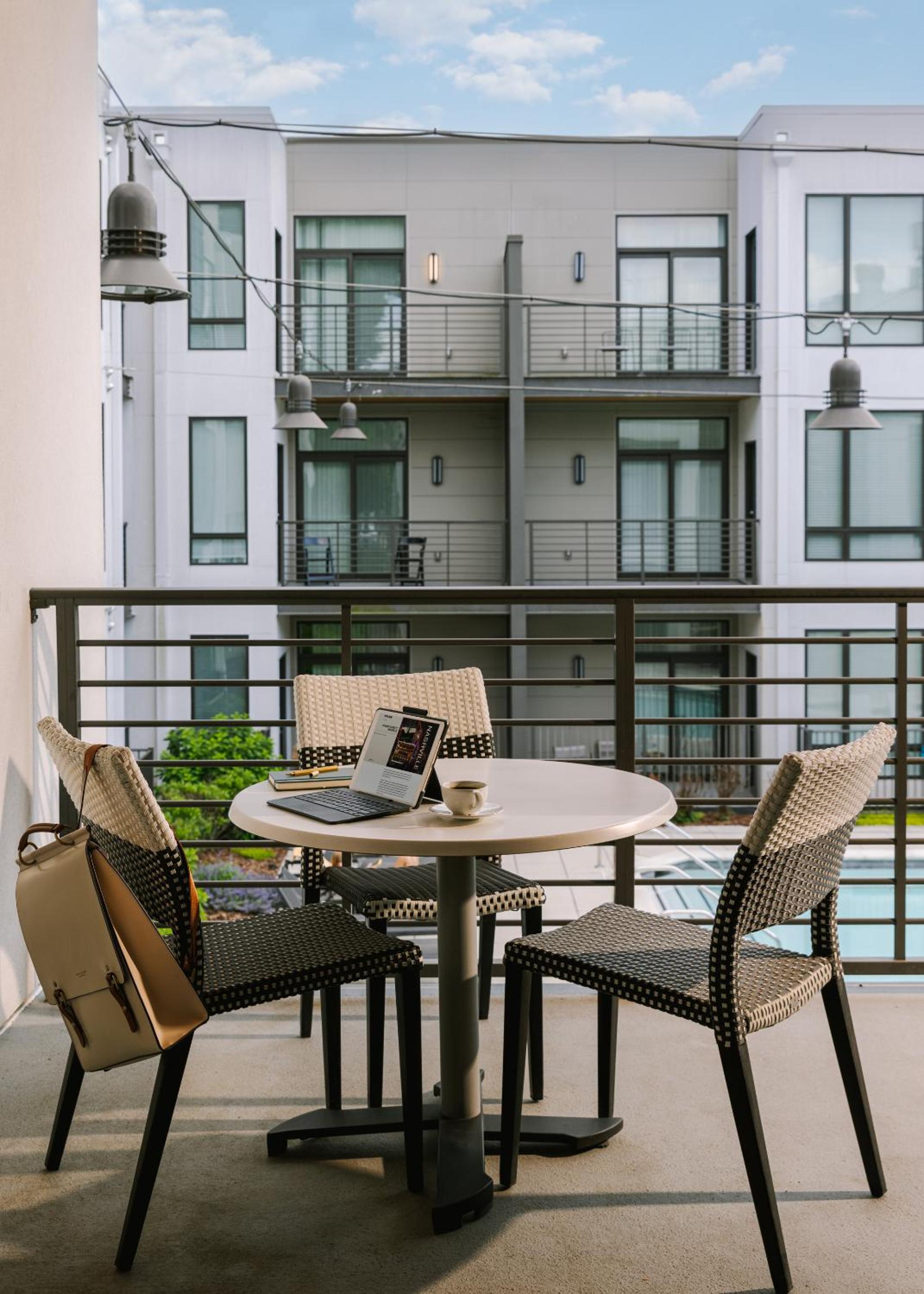 Studio Apartment With Balcony photo 3