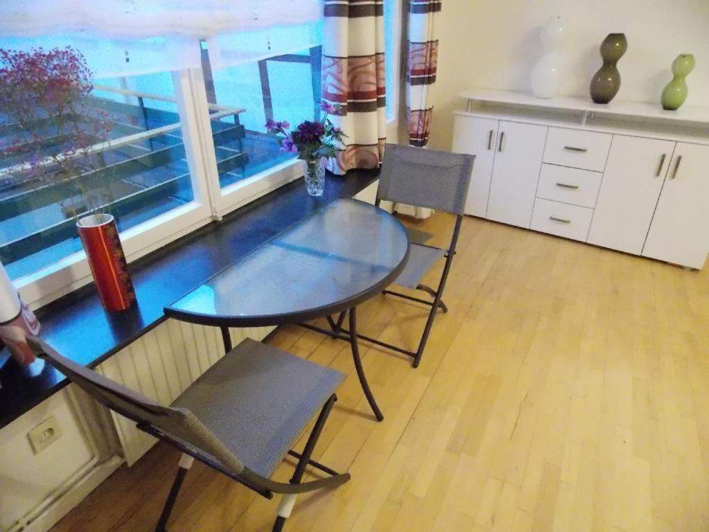 Apartment photo 2