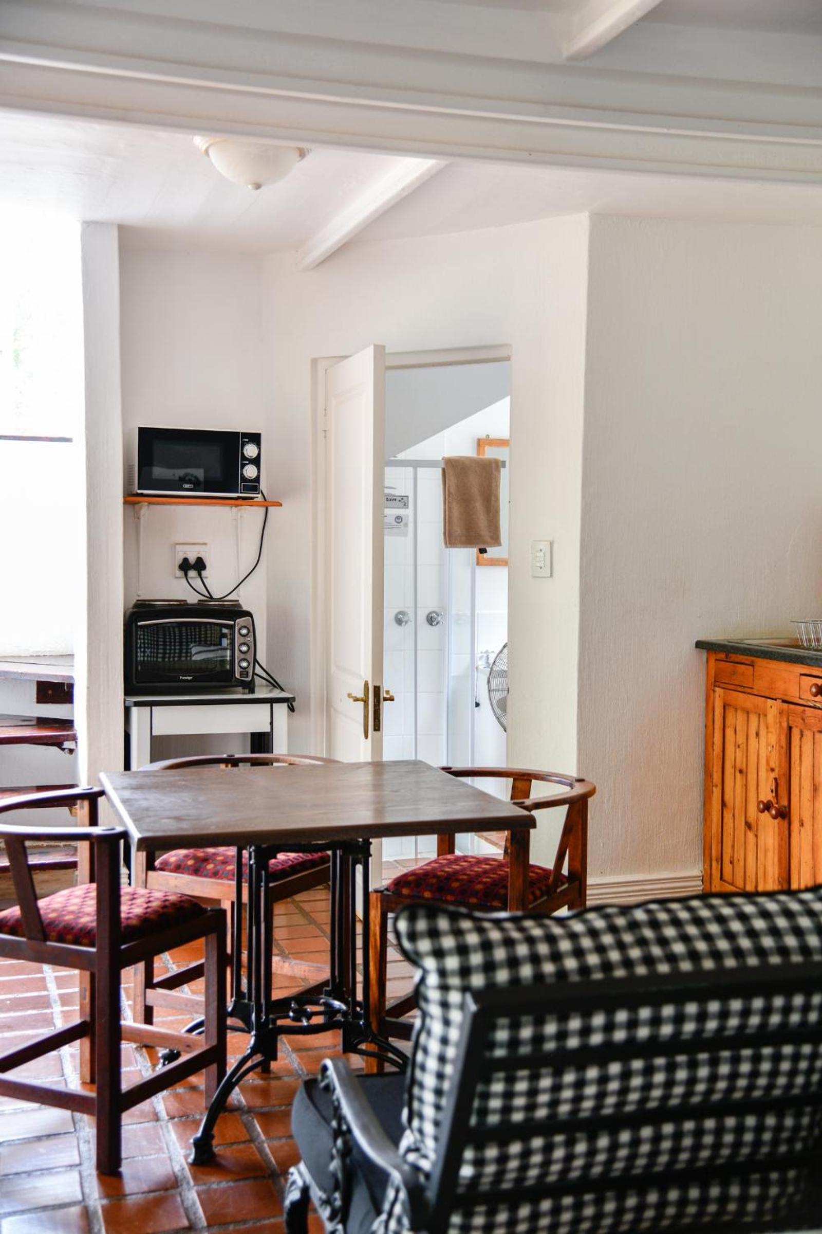 Family Room with Mountain View - Photo 9