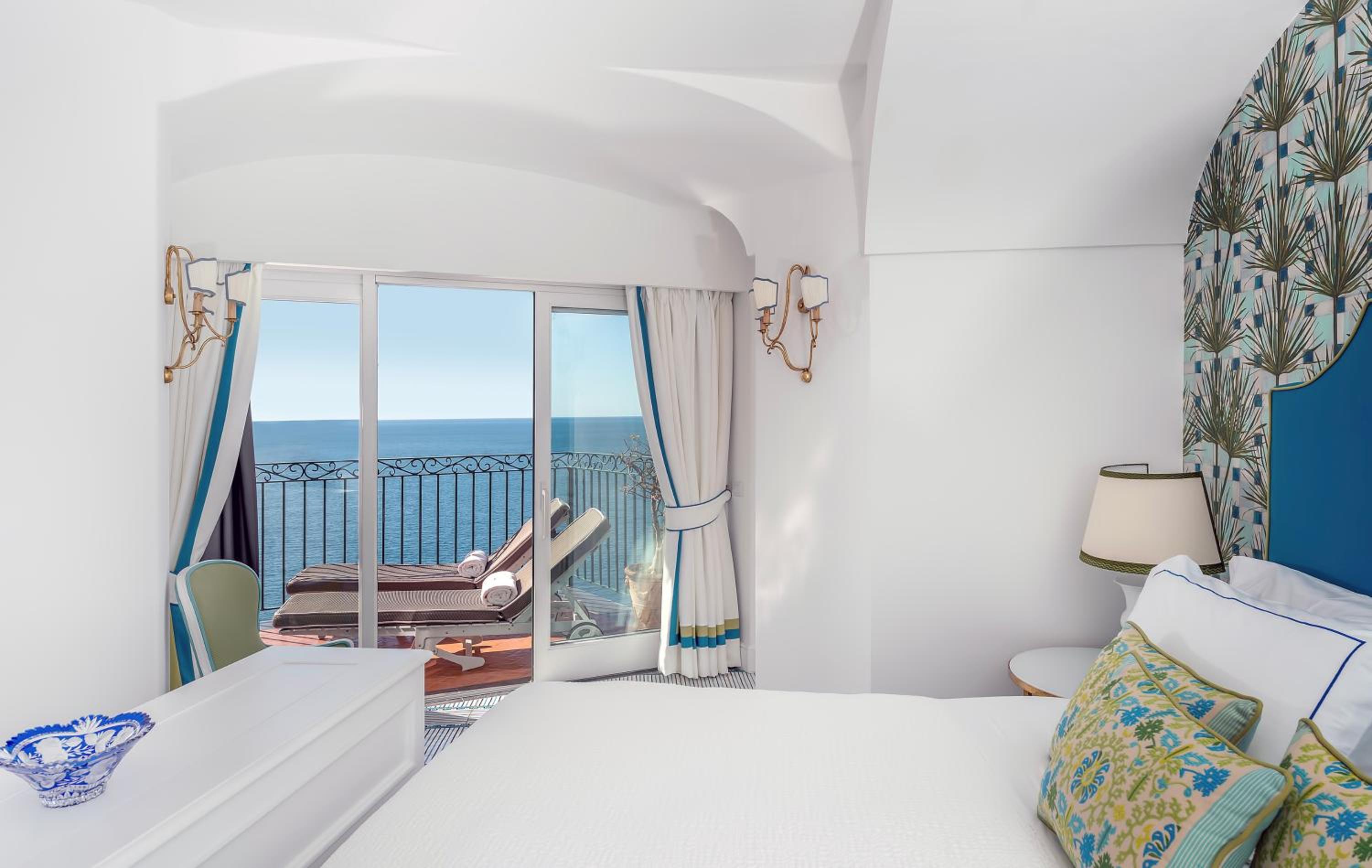 Deluxe Superior Double Room with Sea View photo 3
