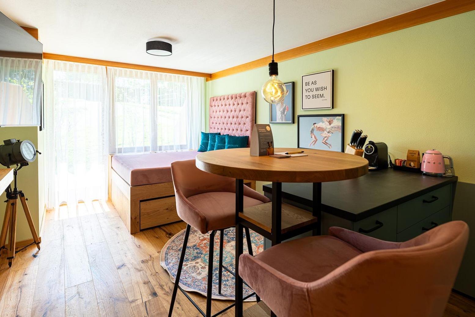 One-Bedroom Apartment