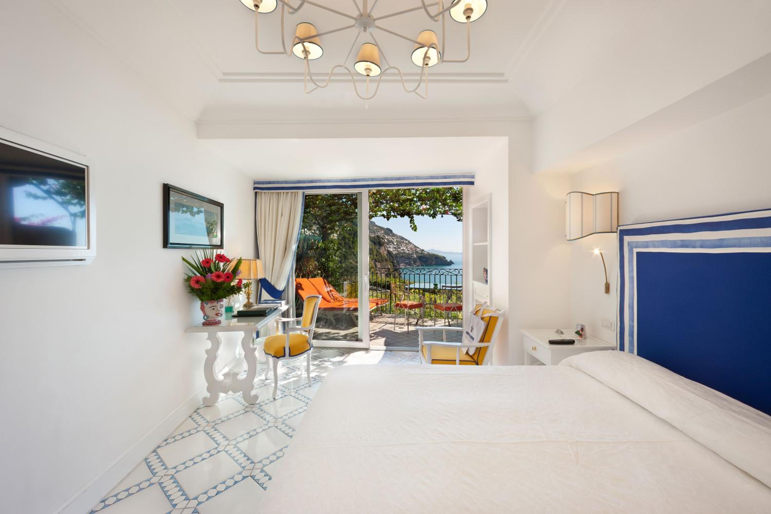 Classic Double or Twin Room with Terrace and Sea View