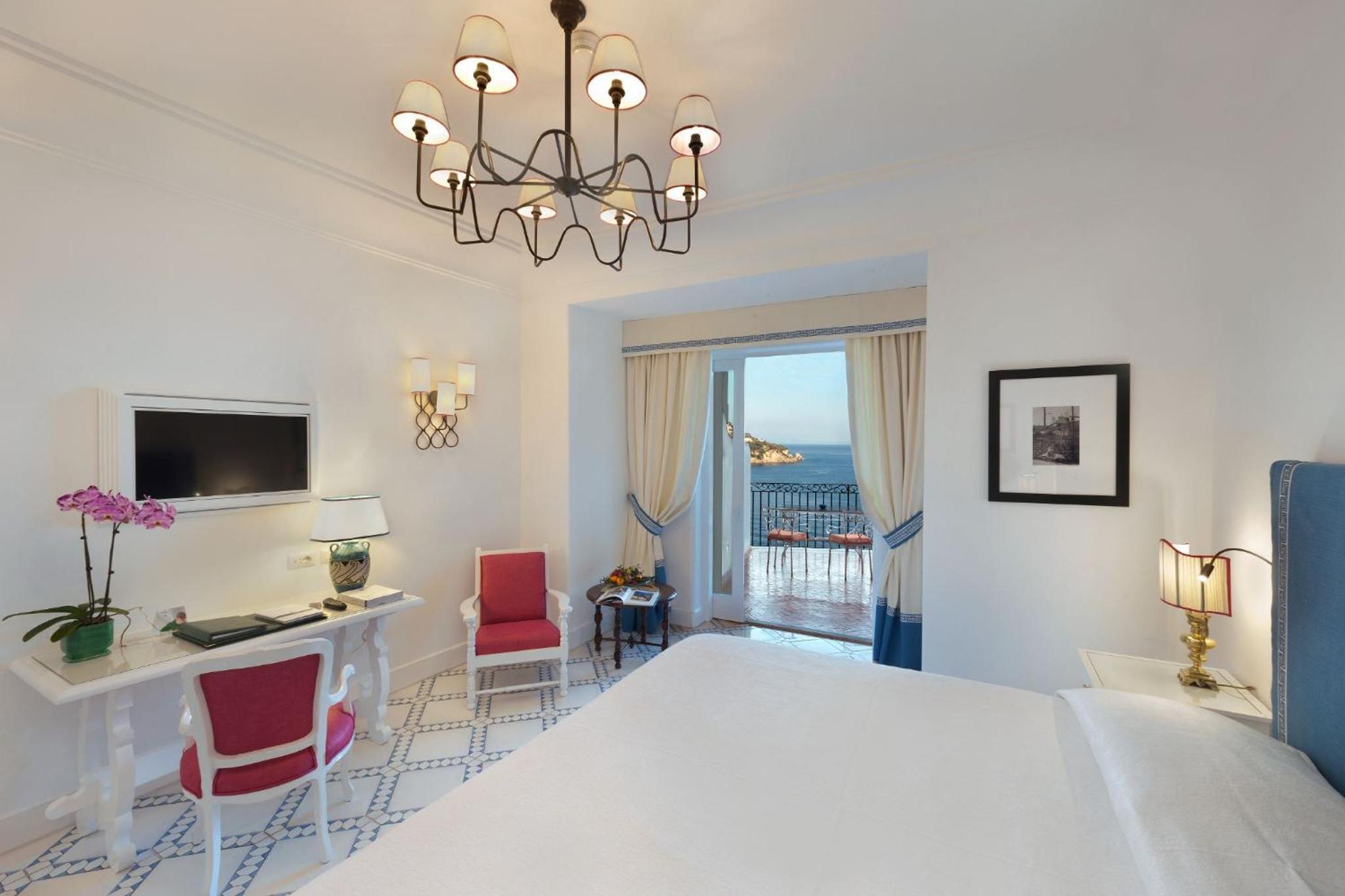 Deluxe Double or Twin Room with Terrace and Sea View