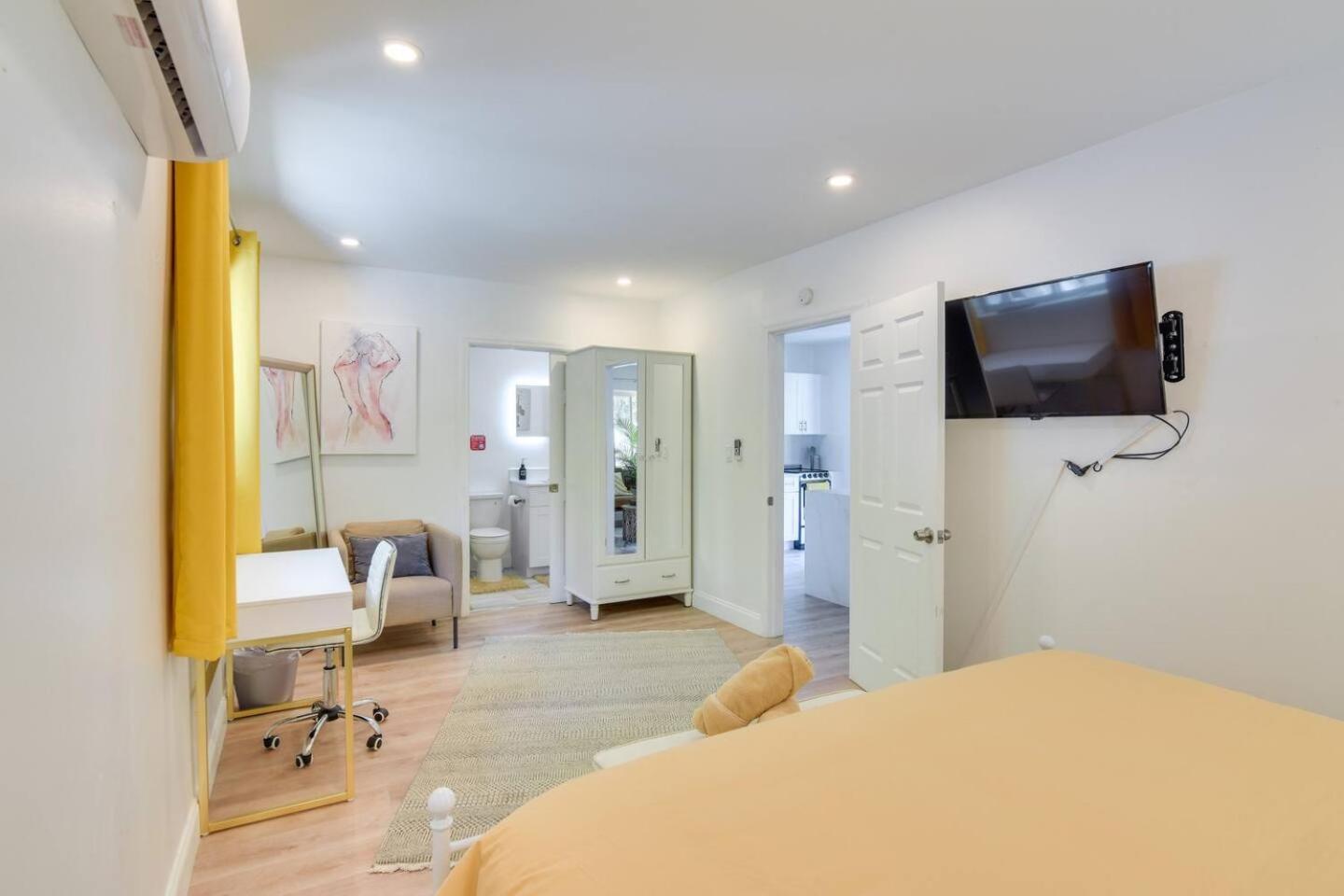 One-Bedroom House photo 3