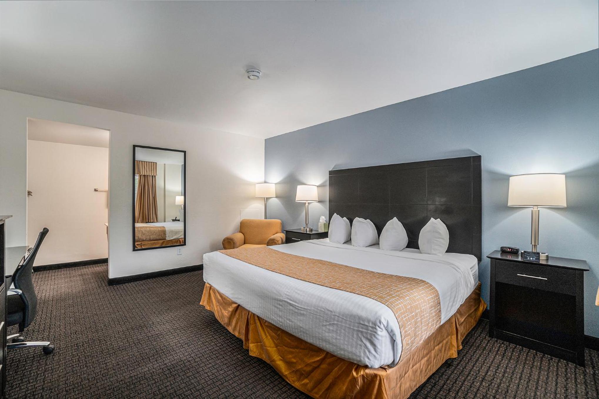 King Room - Second Floor/Non-Smoking - Photo 8