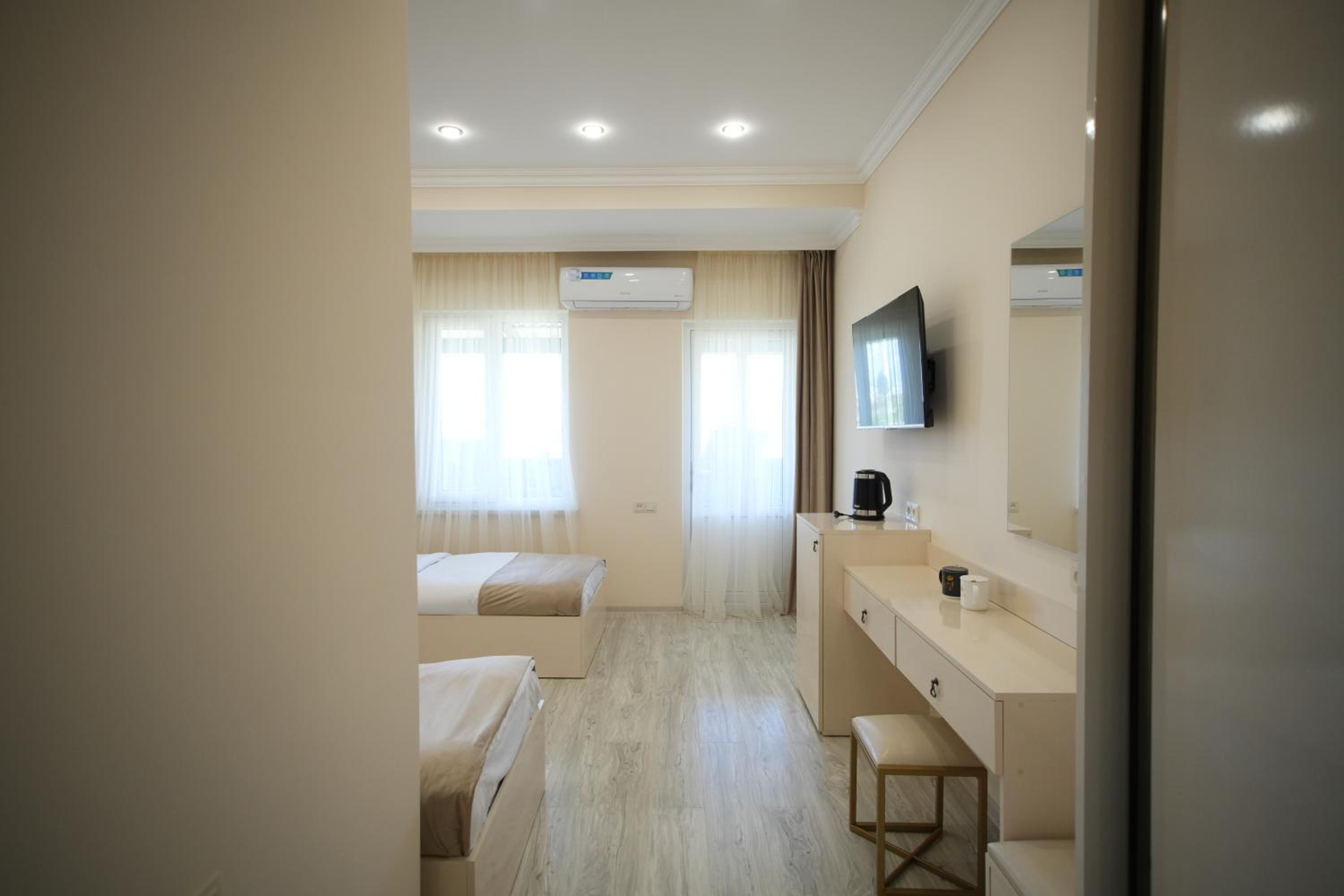 Deluxe Twin Room photo 2