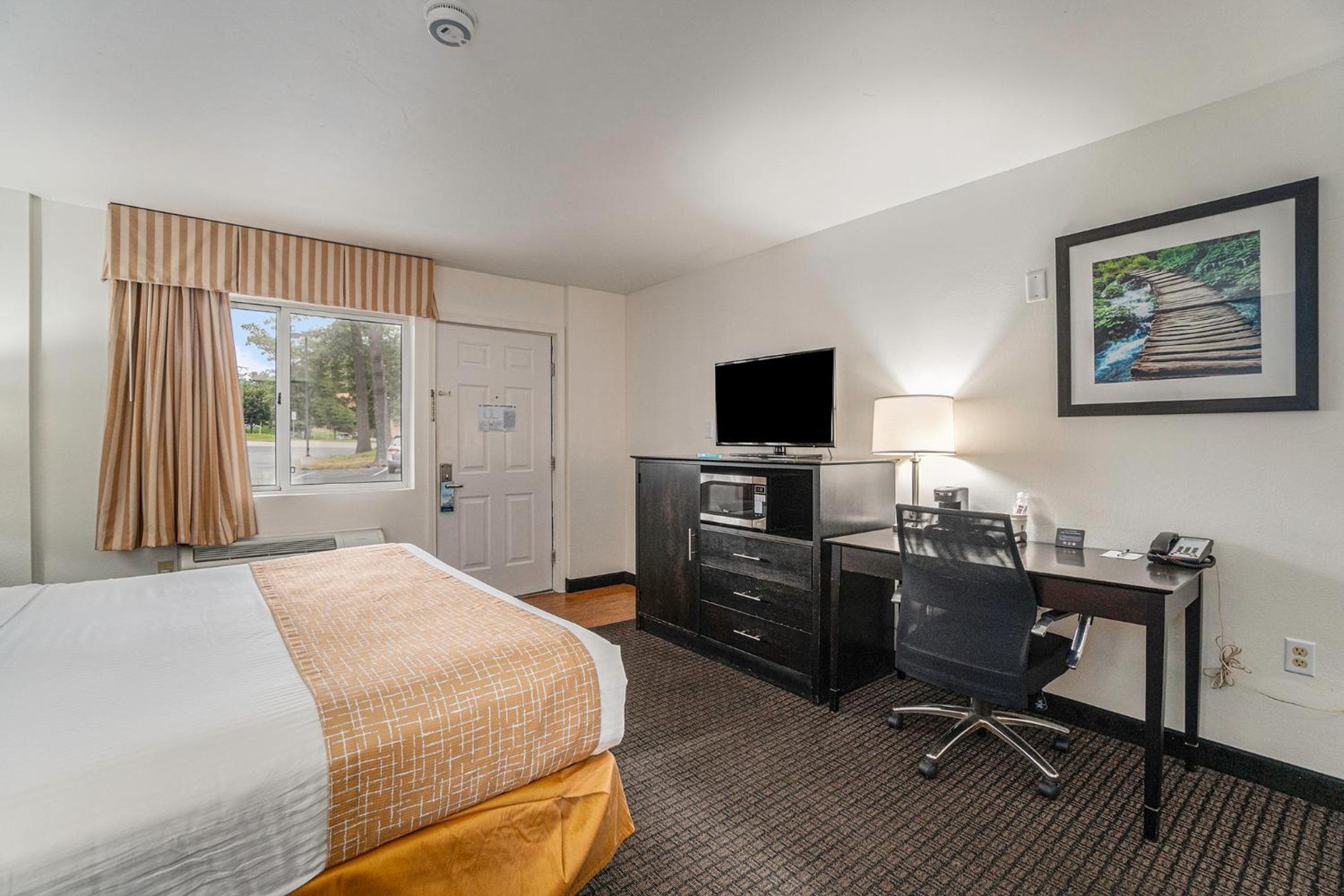 King Room - Second Floor/Non-Smoking - Photo 4