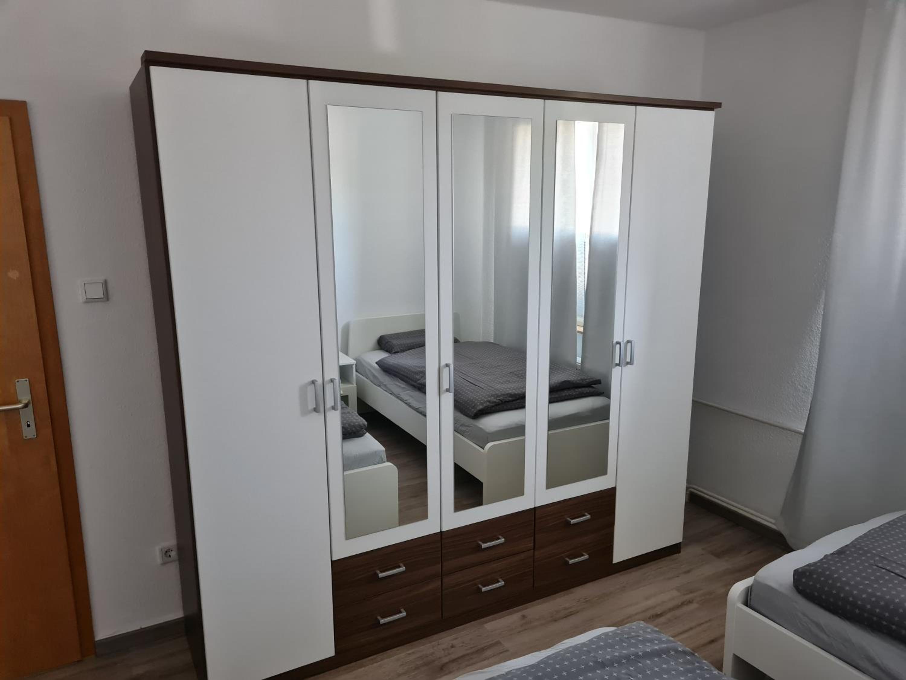 One-Bedroom Apartment photo 2