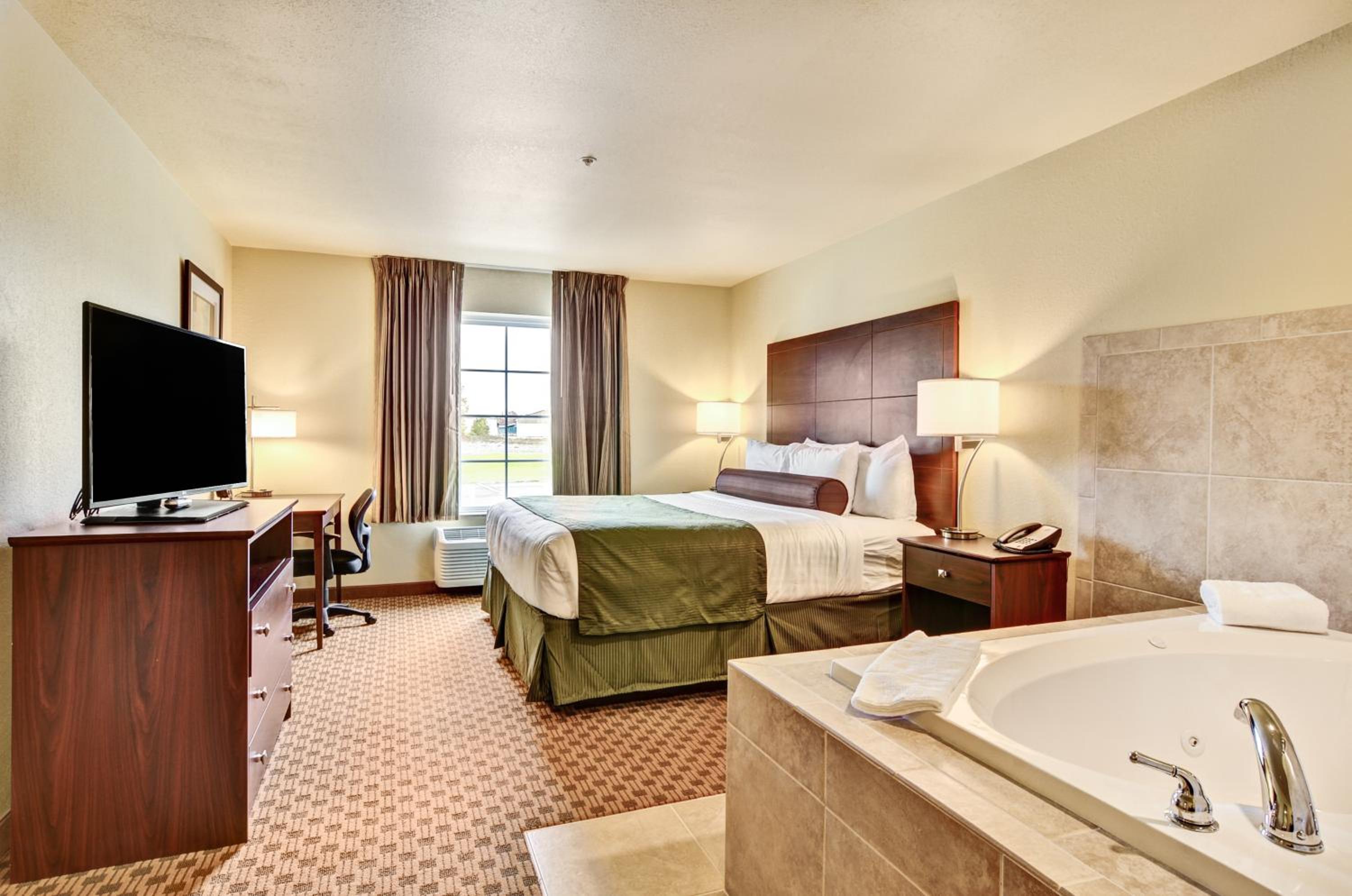 King Room with Whirlpool - Non-Smoking photo 1