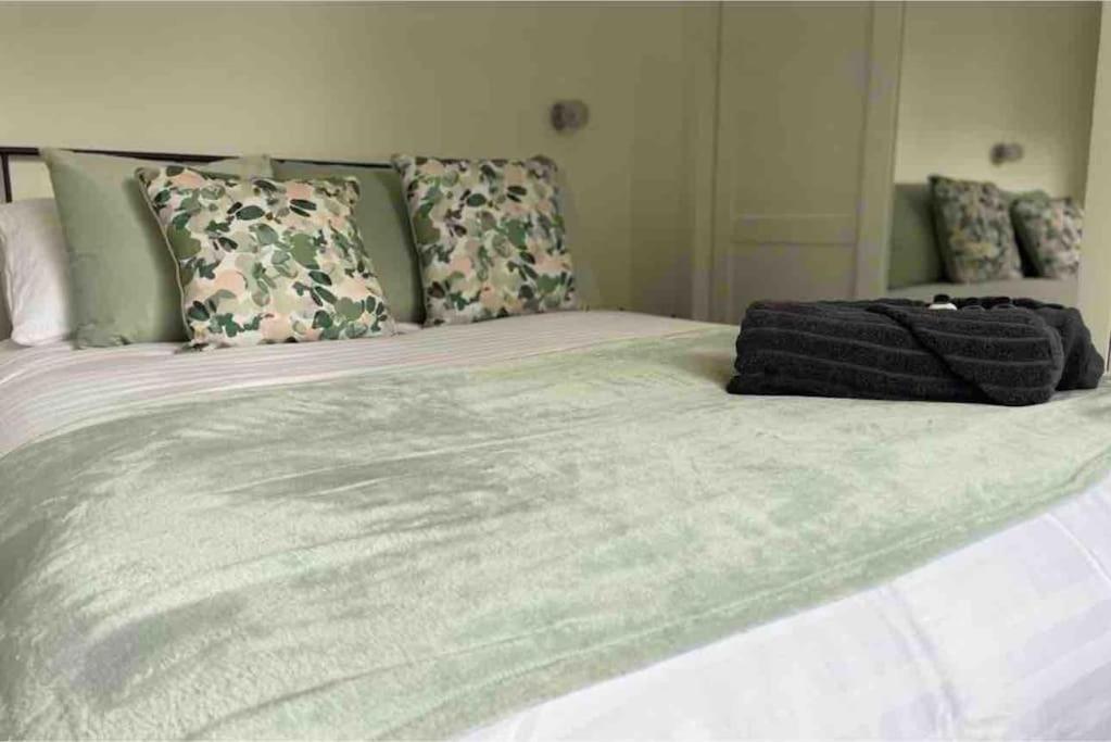 Three-Bedroom House photo 1