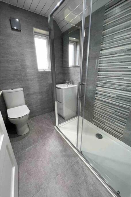 Three-Bedroom House photo 2