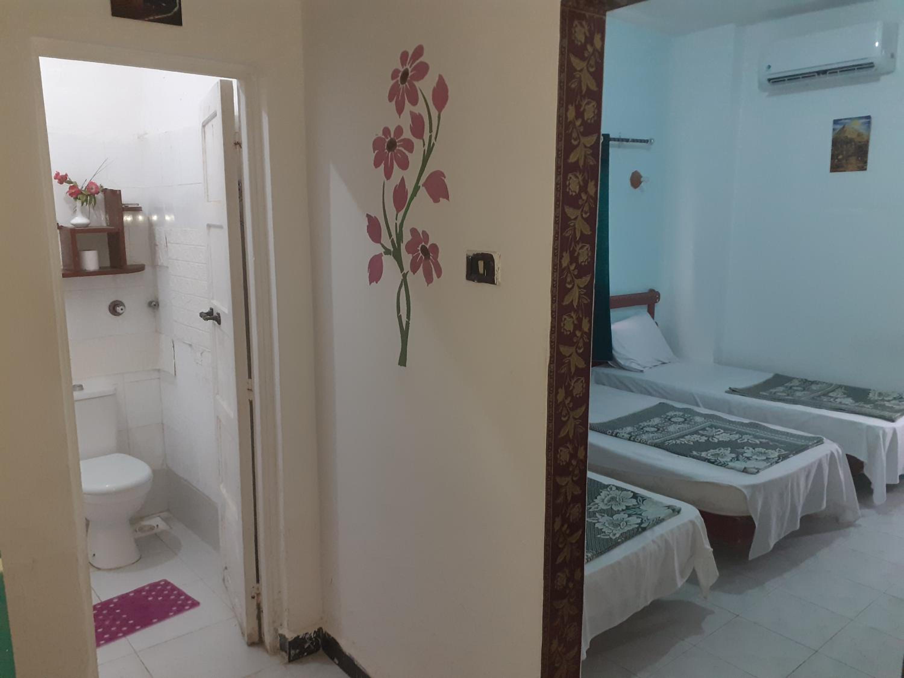 Triple Room with Private Bathroom - Photo 5