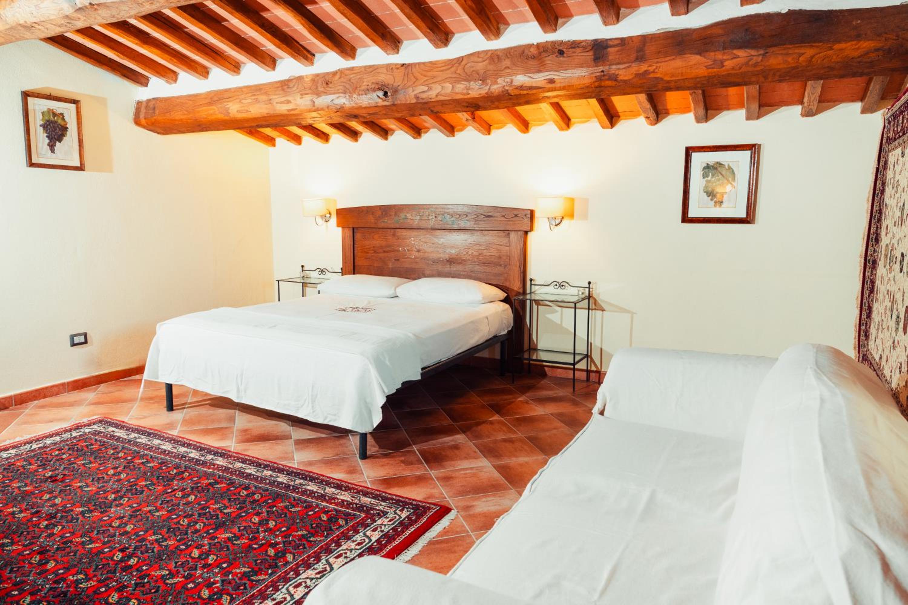Classic Quadruple Room photo 2
