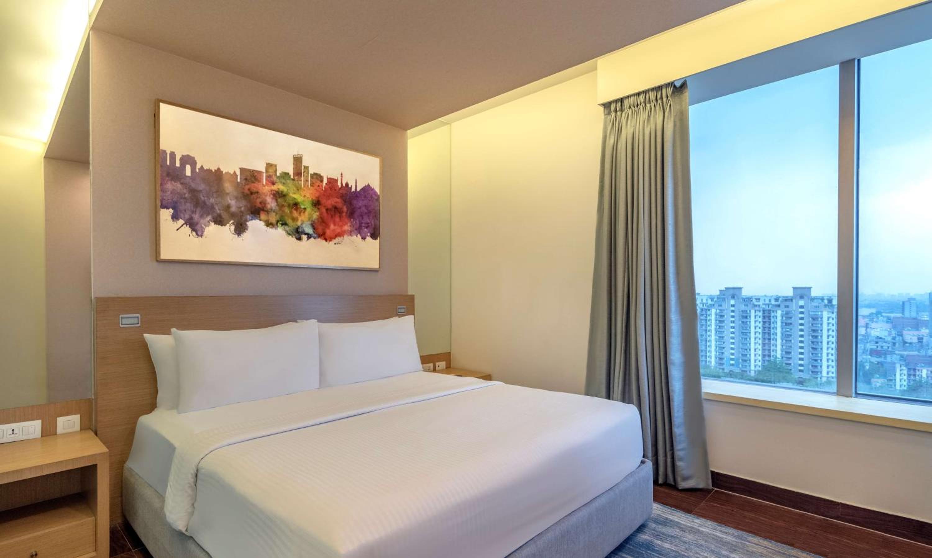 Suite with 20% discount on food and soft beverages, Laundry and liquor and spa, late check out until 3 hrs (subject to availability), INR 500 credit, Complimentary Access to Club Lounge (5 PM - 7 PM) one mug of freshly brewed beer during the stay (330 ml)