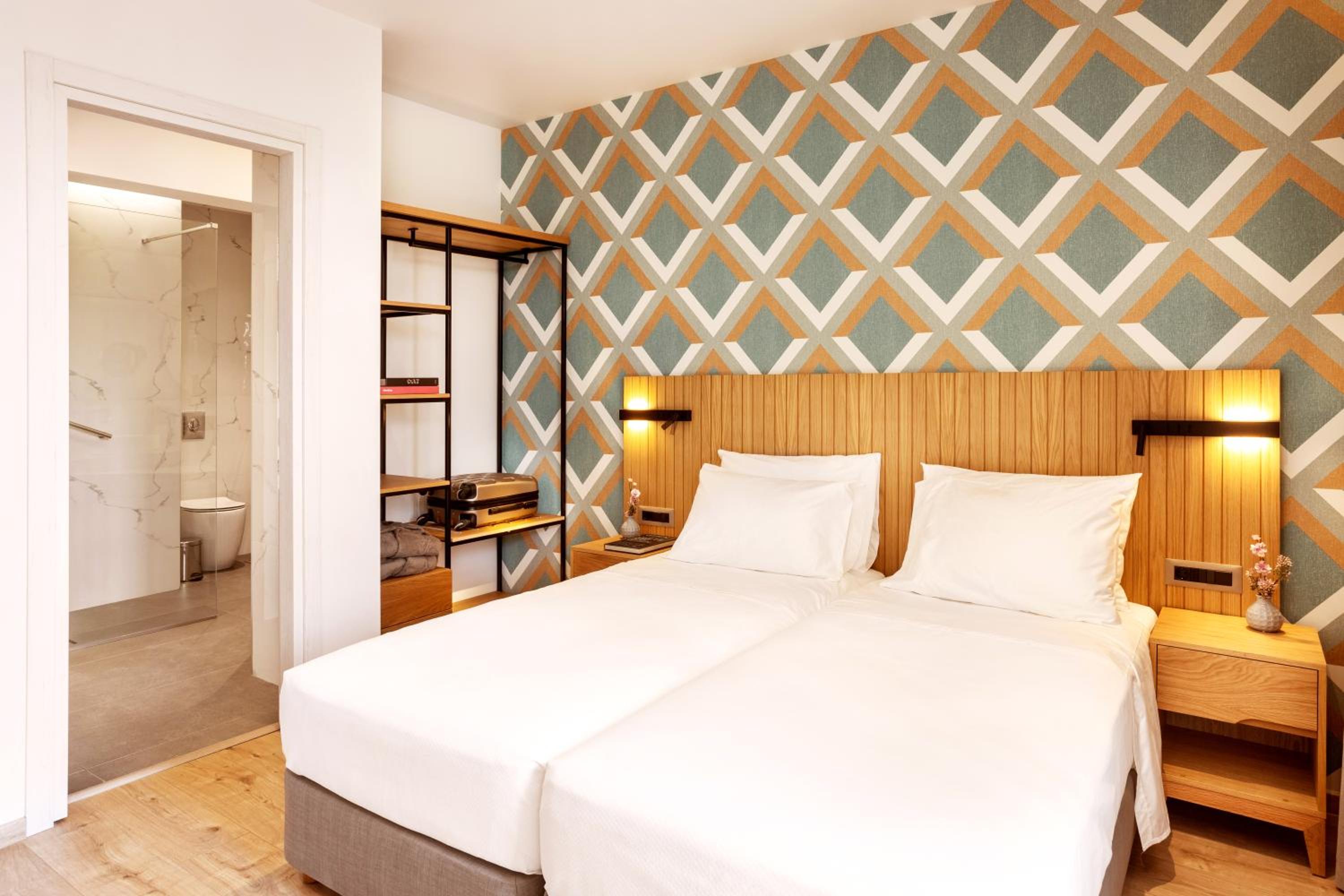 Double or Twin Room with Balcony photo 2