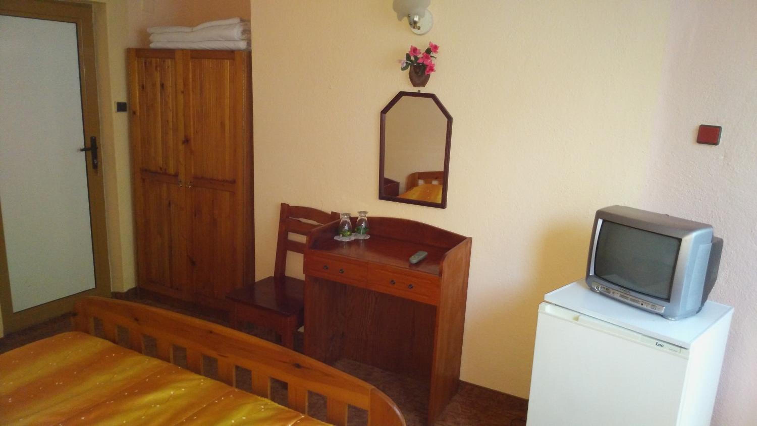 Family Room with Balcony photo 3