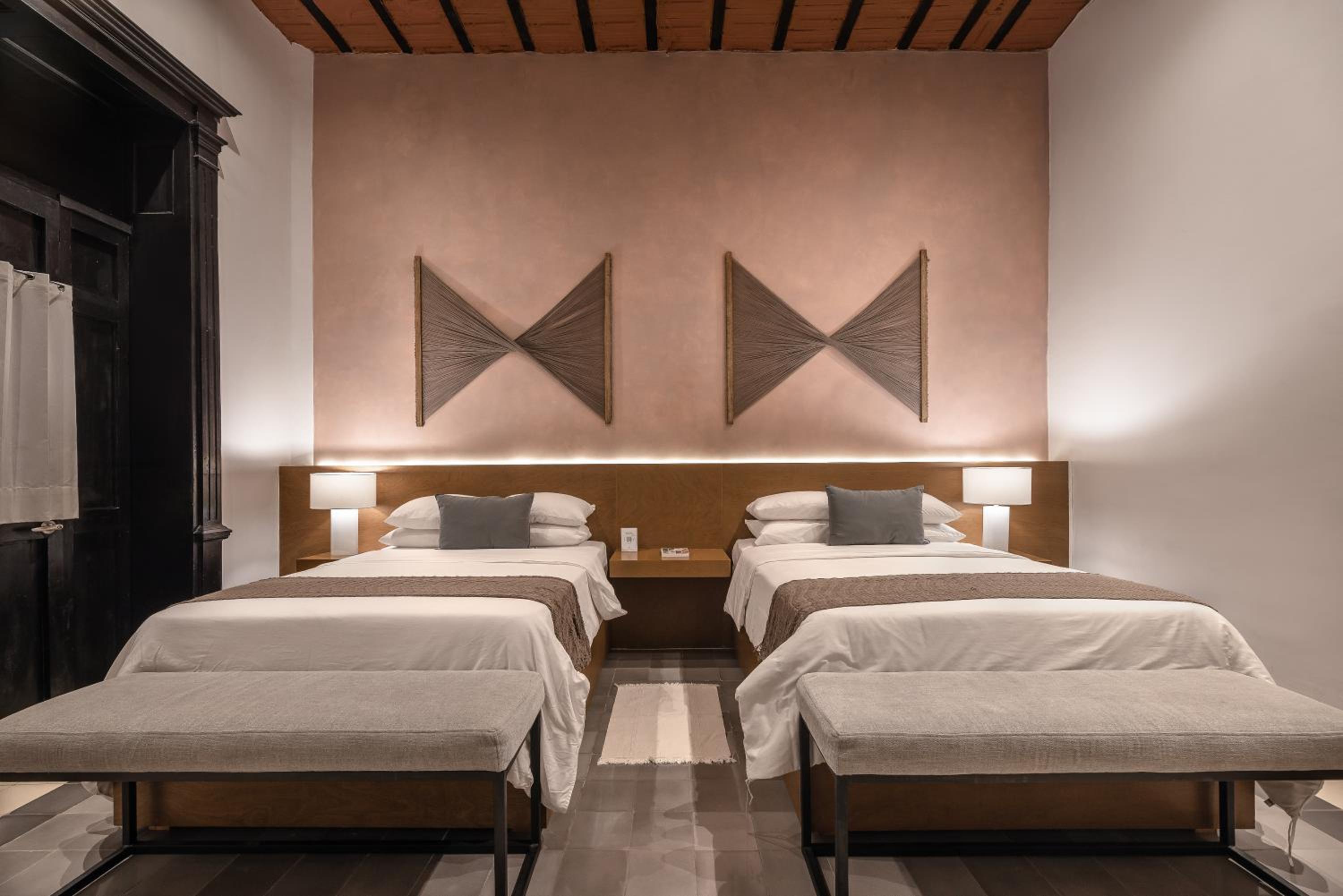 Double Room with Two Double Beds - Photo 1