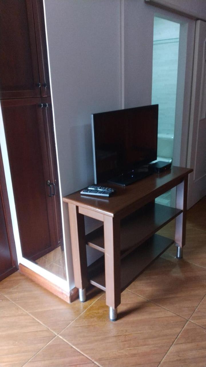 Family Room photo 3