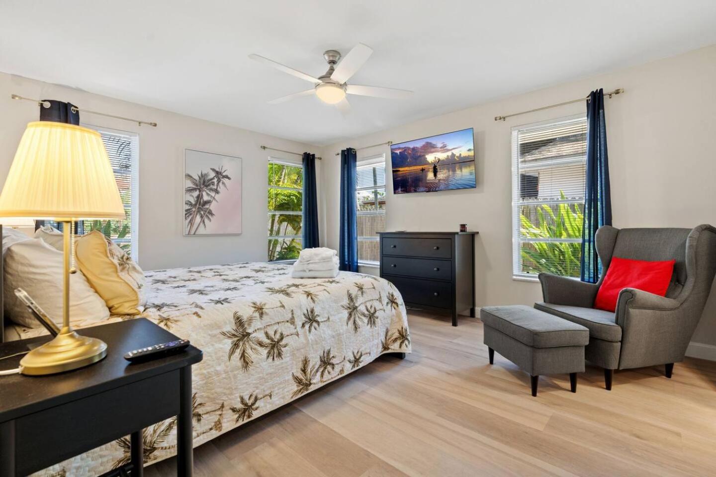 Three-Bedroom House photo 1