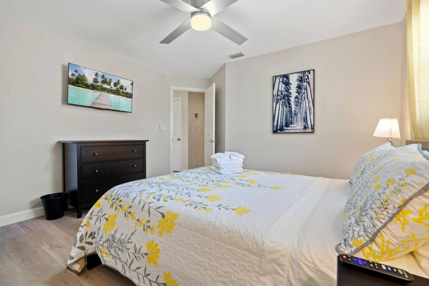Three-Bedroom House photo 2