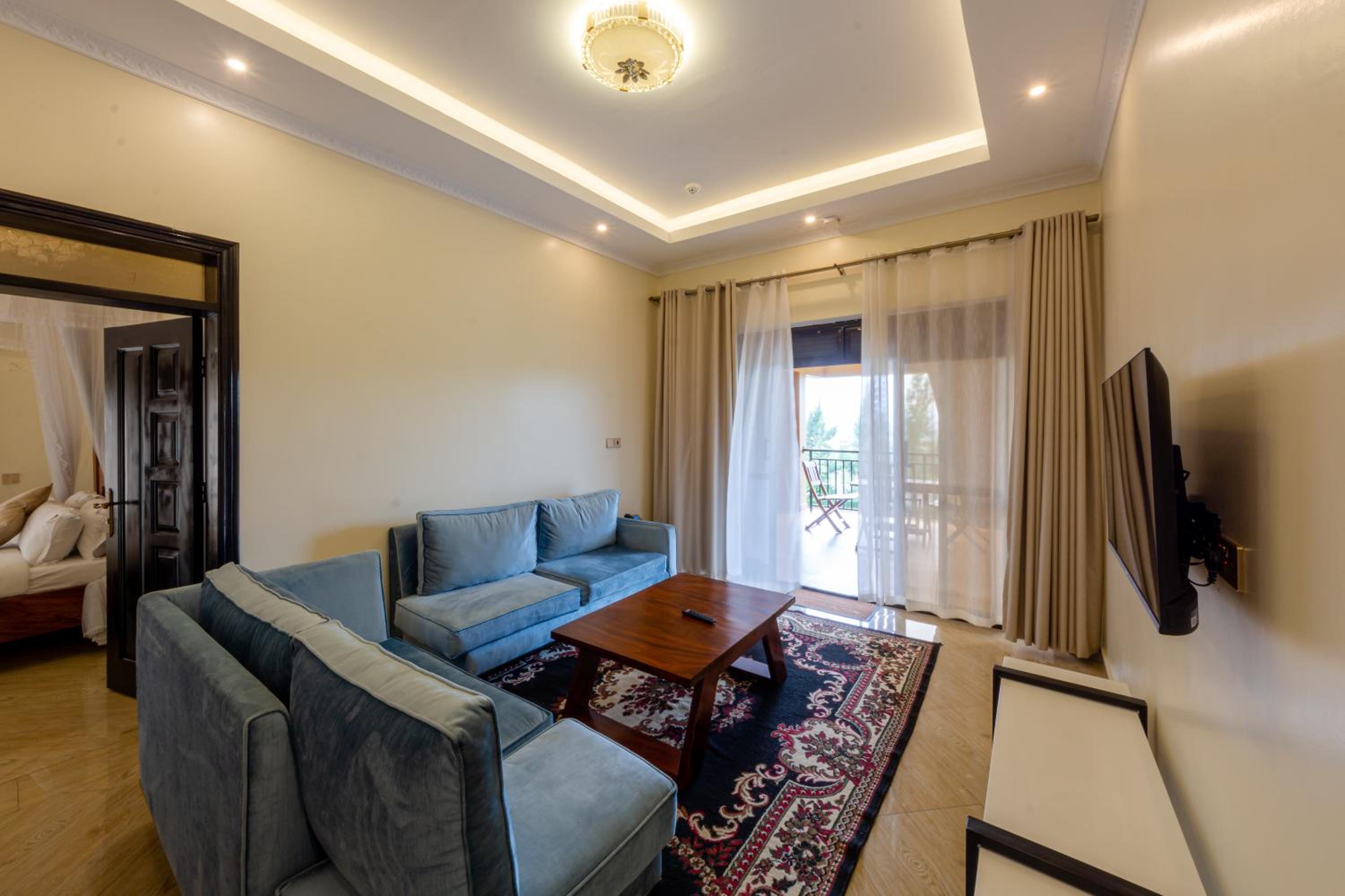 Villa photo 1
