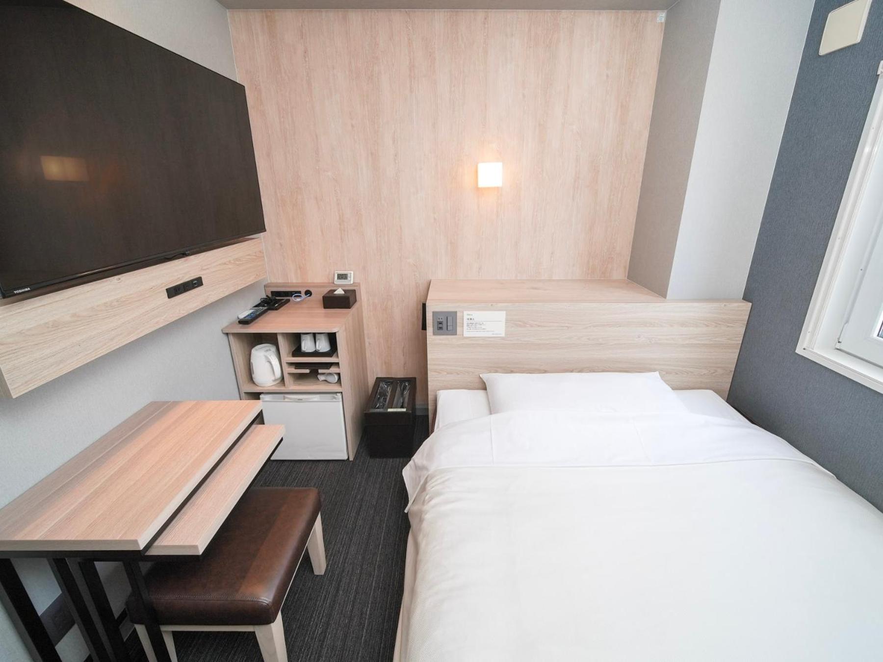 Small Double Room - Non-Smoking - Photo 4