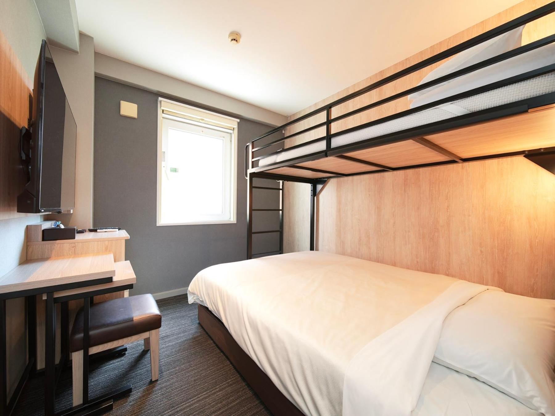 Room with Double Bed and Bunk Bed - Non-Smoking - Photo 3