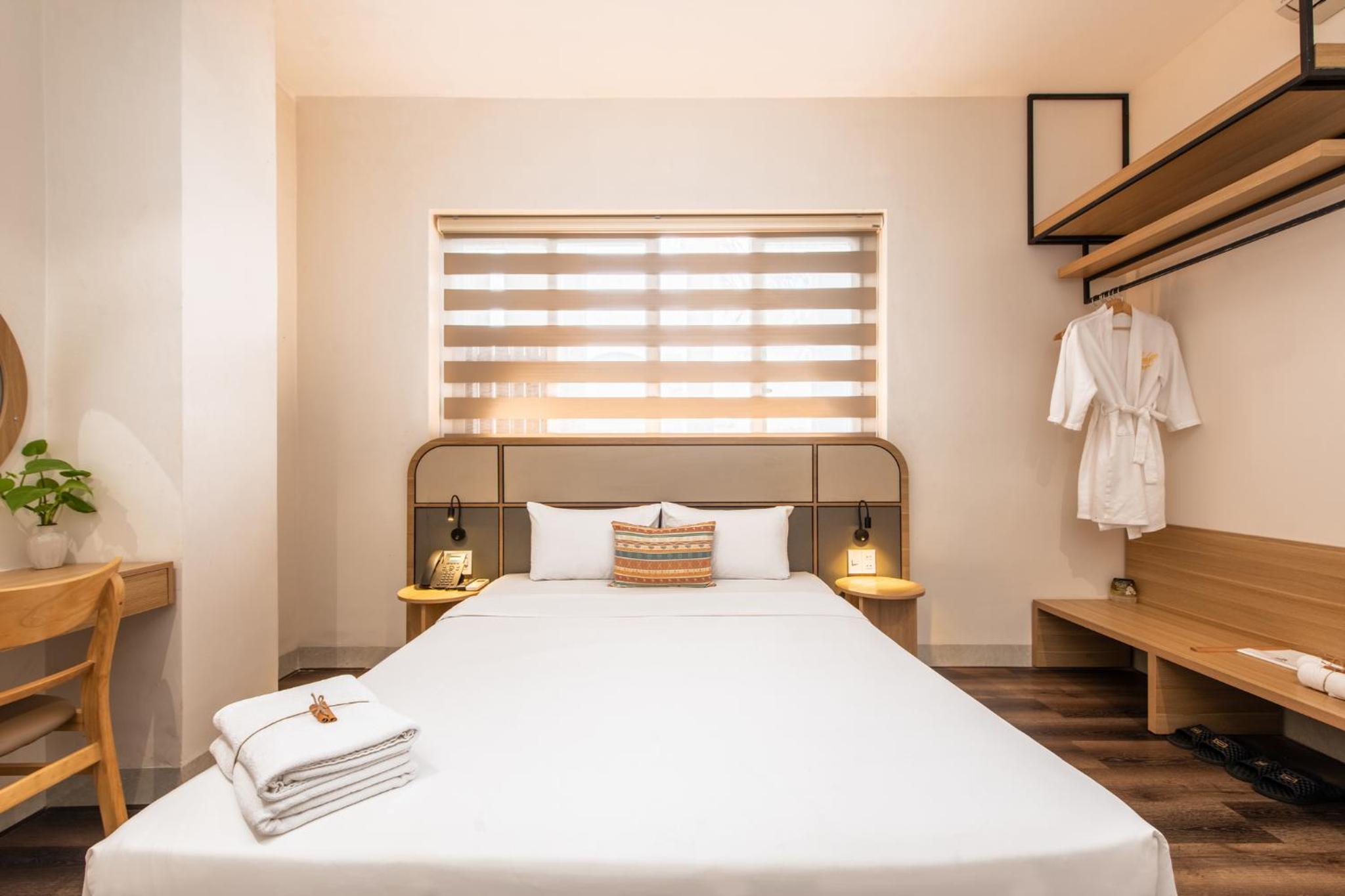 Superior Double or Twin Room with City View photo 3