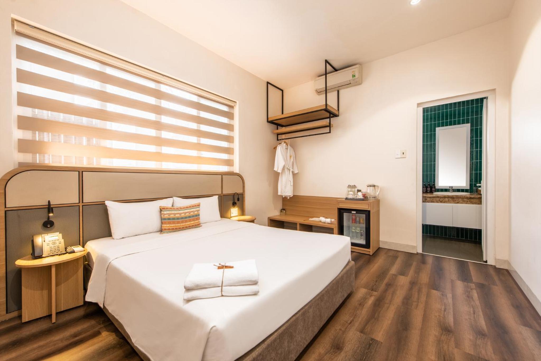 Superior Double or Twin Room with City View photo 2