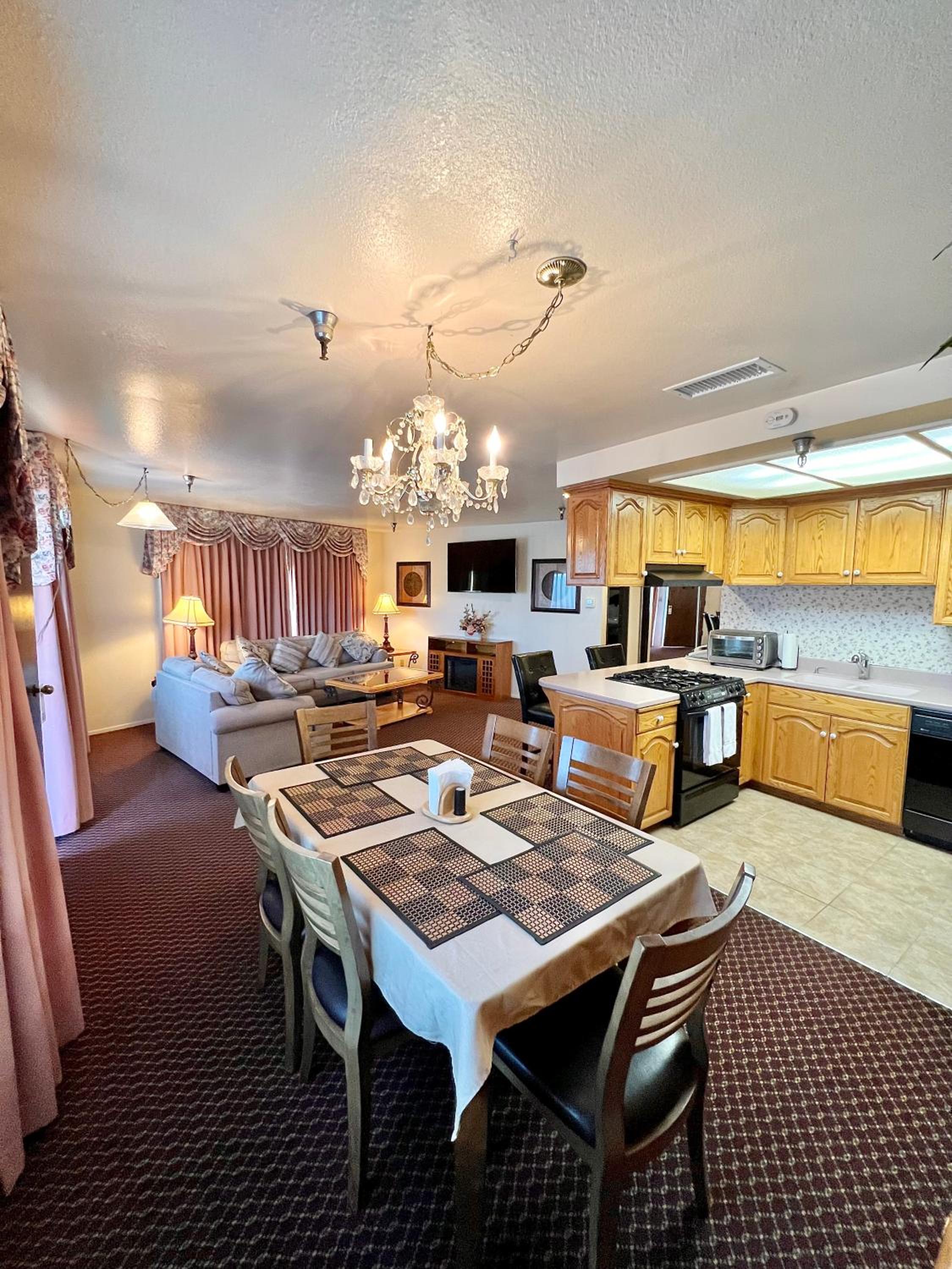 Two-Bedroom Suite - Photo 6