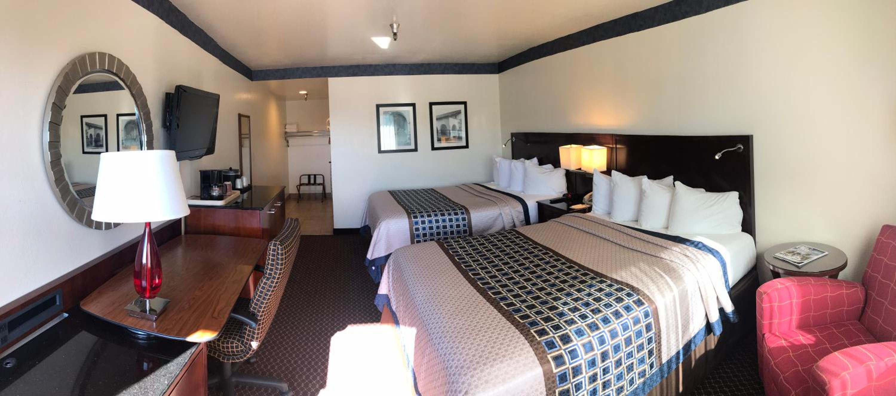 Queen Room with Two Queen Beds - Photo 1
