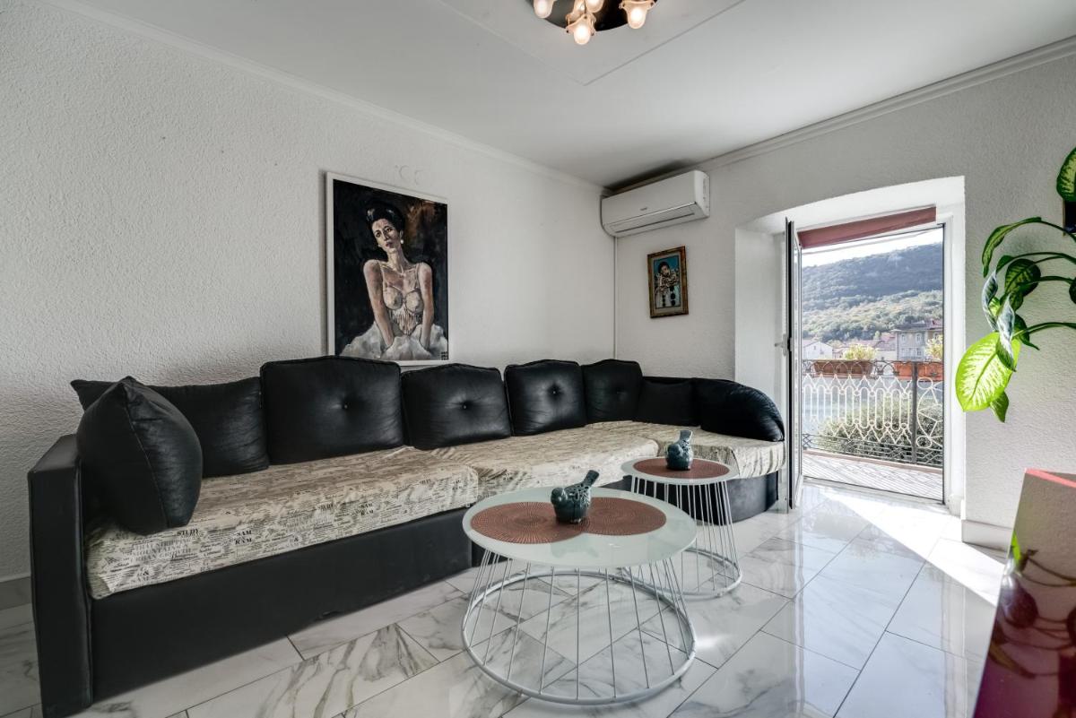 Apartment with Balcony photo 1