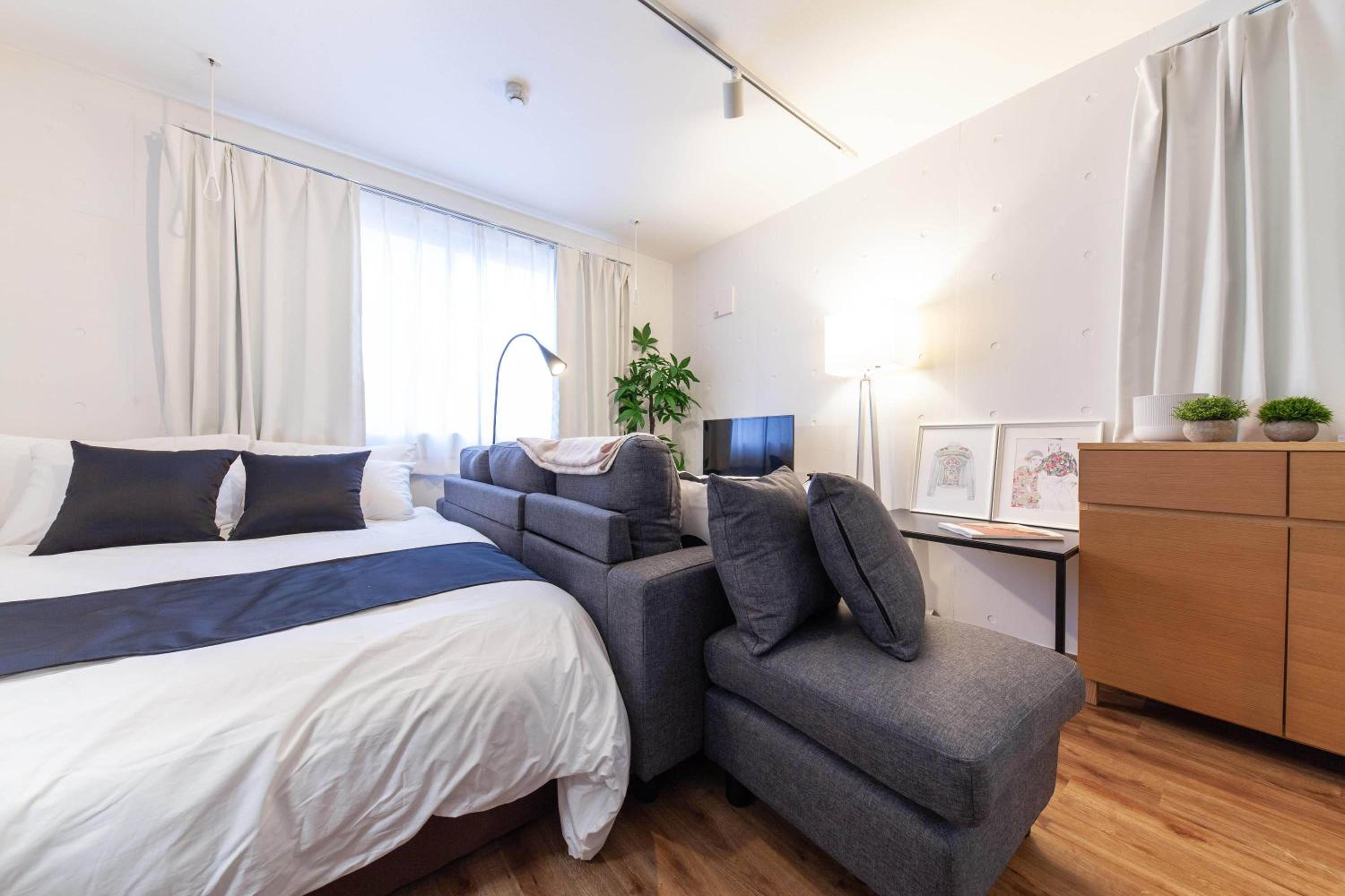 One-Bedroom Apartment photo 2