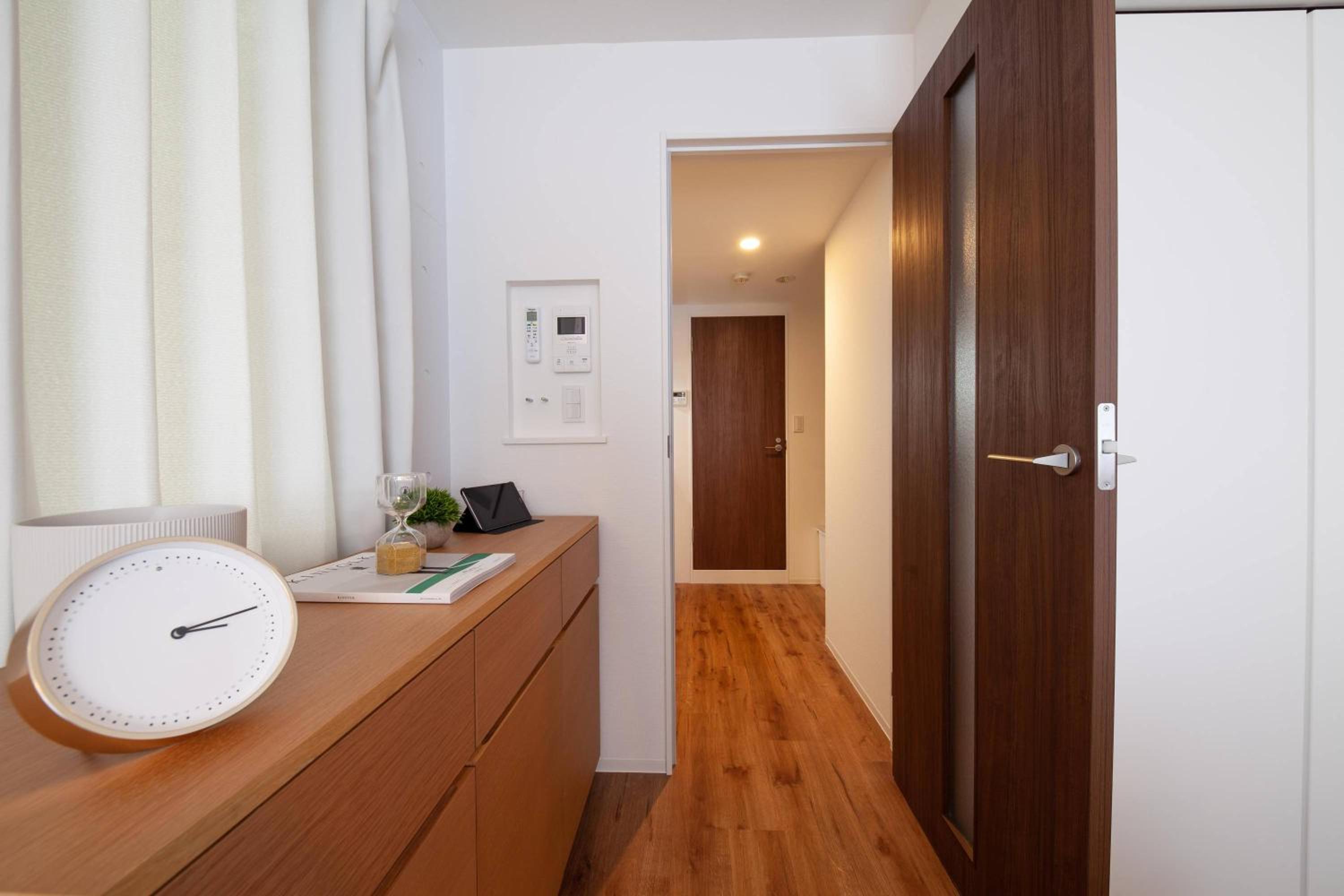 One-Bedroom Apartment photo 2