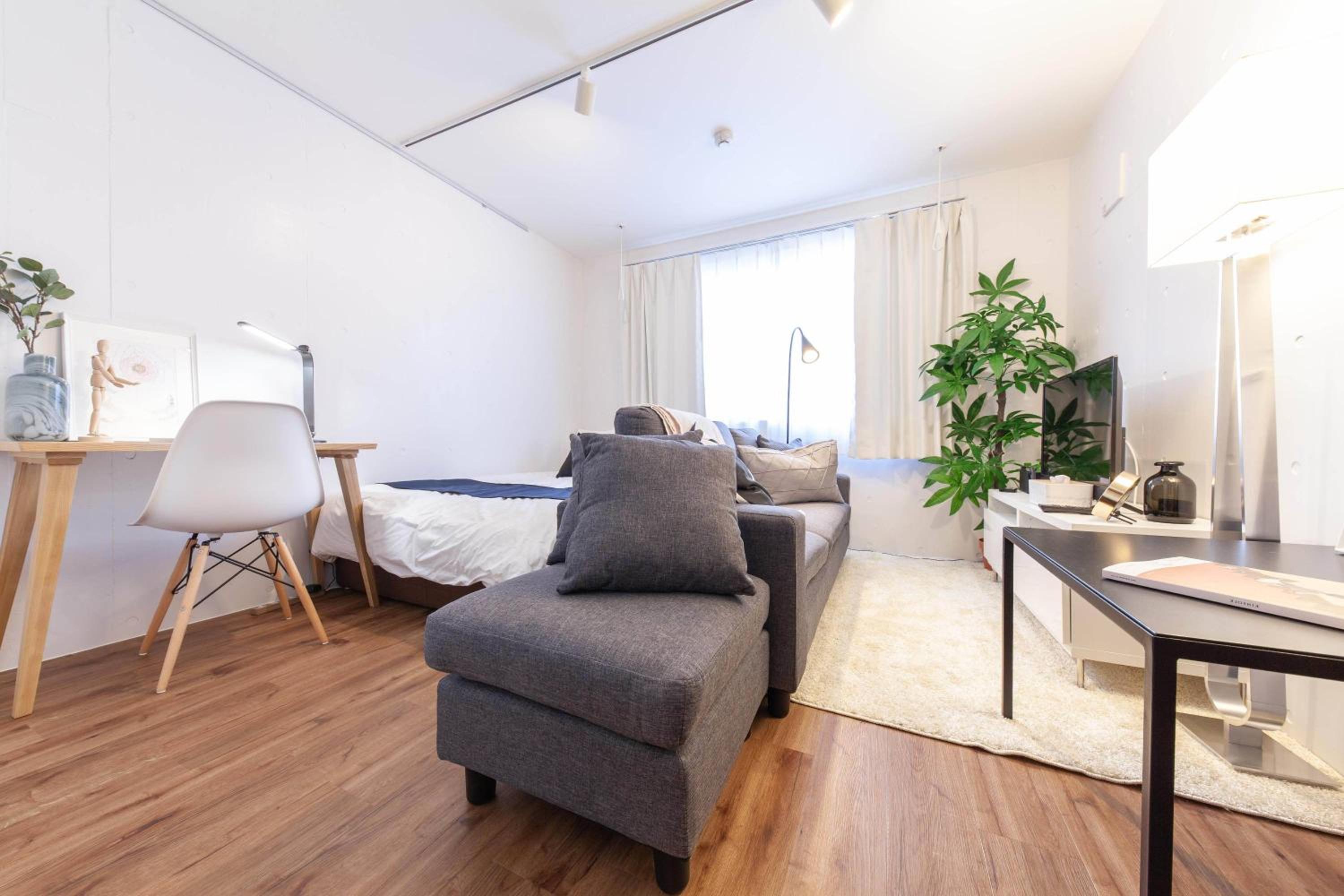 One-Bedroom Apartment photo 1