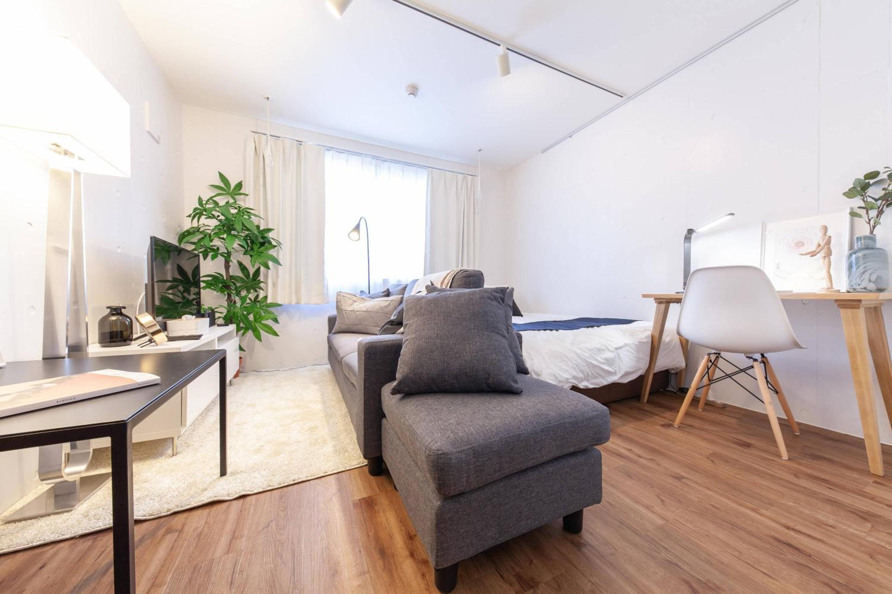 One-Bedroom Apartment photo 1