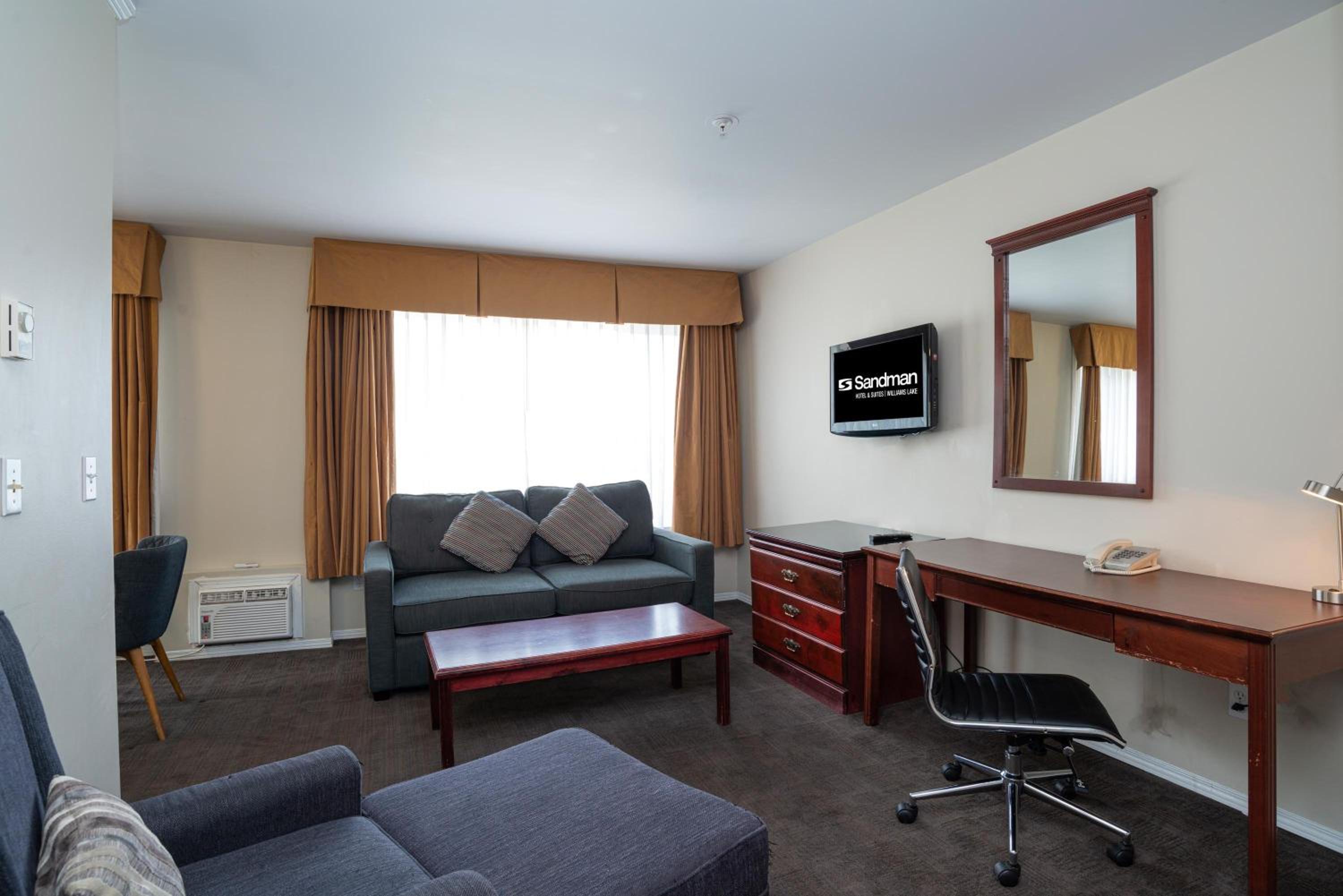 2 Bedroom Suite, 1 King, 1 Queen, Sofa Bed, Kitchen - Photo 3