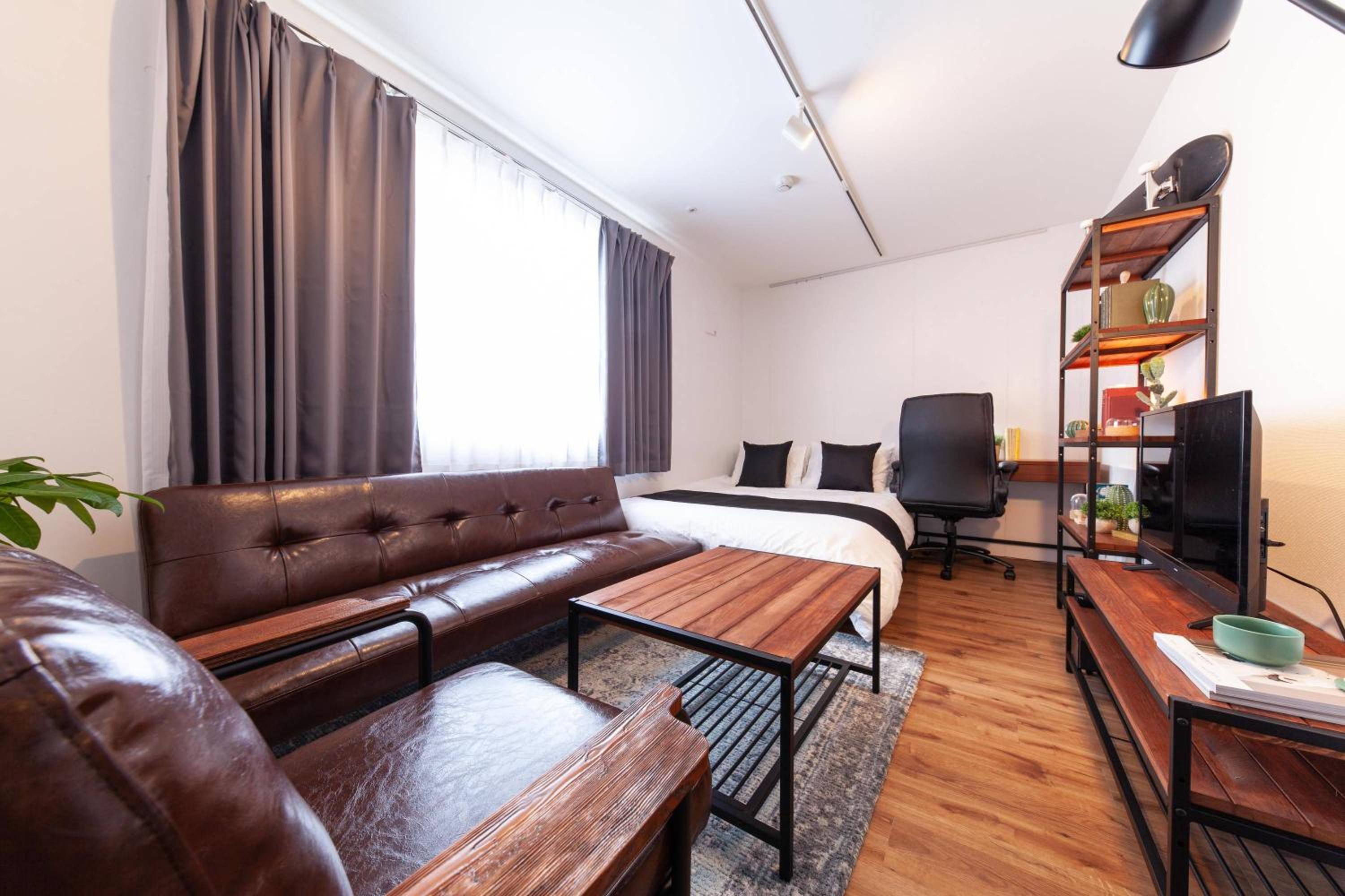 One-Bedroom Apartment photo 1