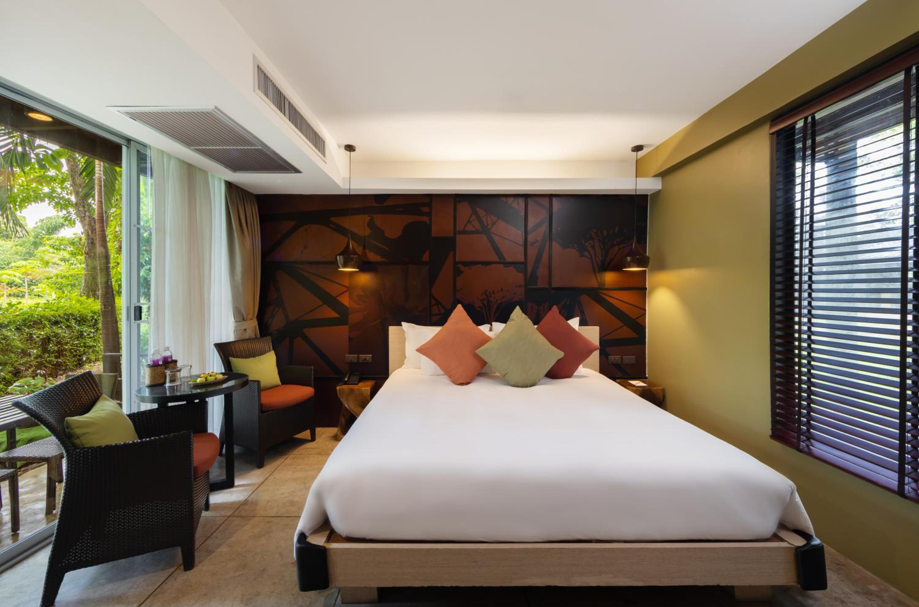 Suite with Bathtub ( 24 hours Use of Room ) - Photo 1