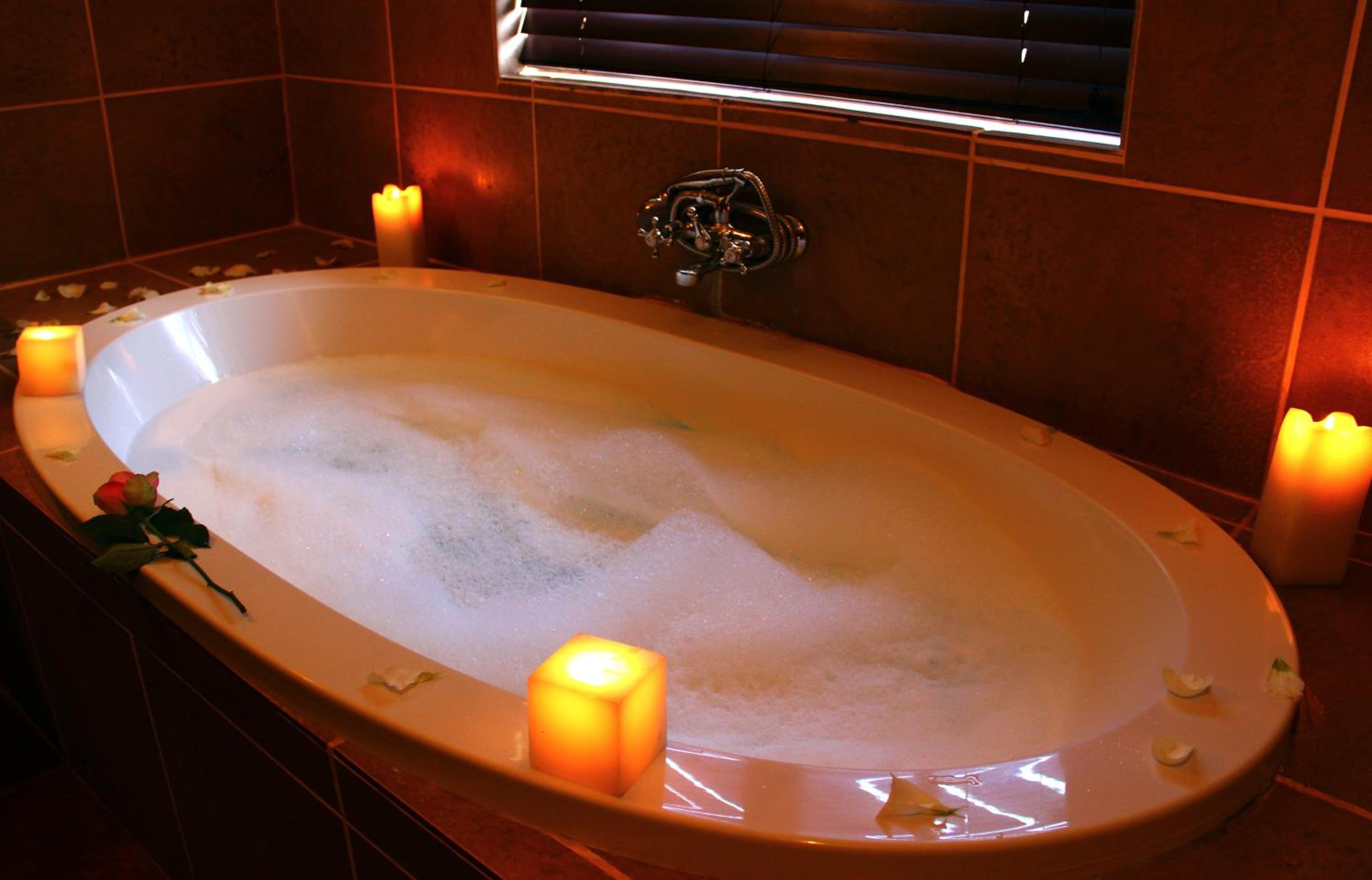 Deluxe Double Room - Photo 9